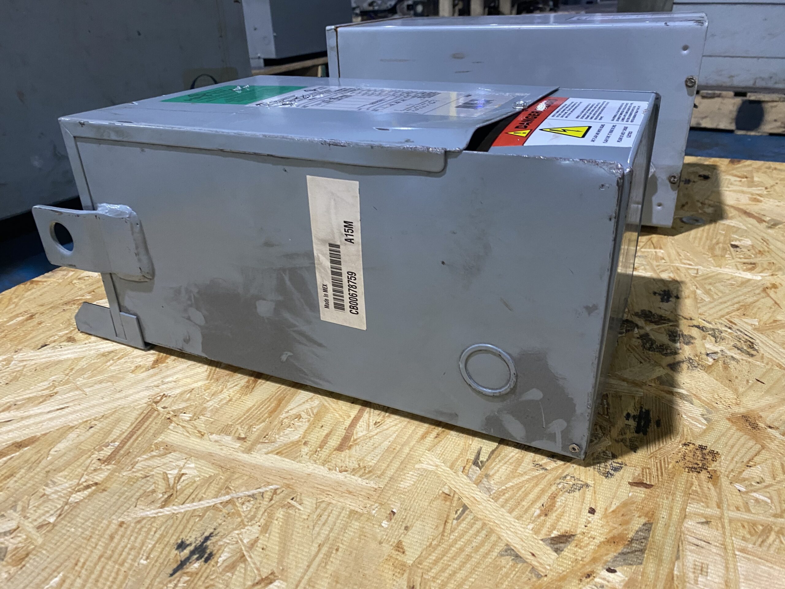 Hammond Power Solutions - Q005PEKF Transformer 600V - 120/240V, 5 kVA USED 2