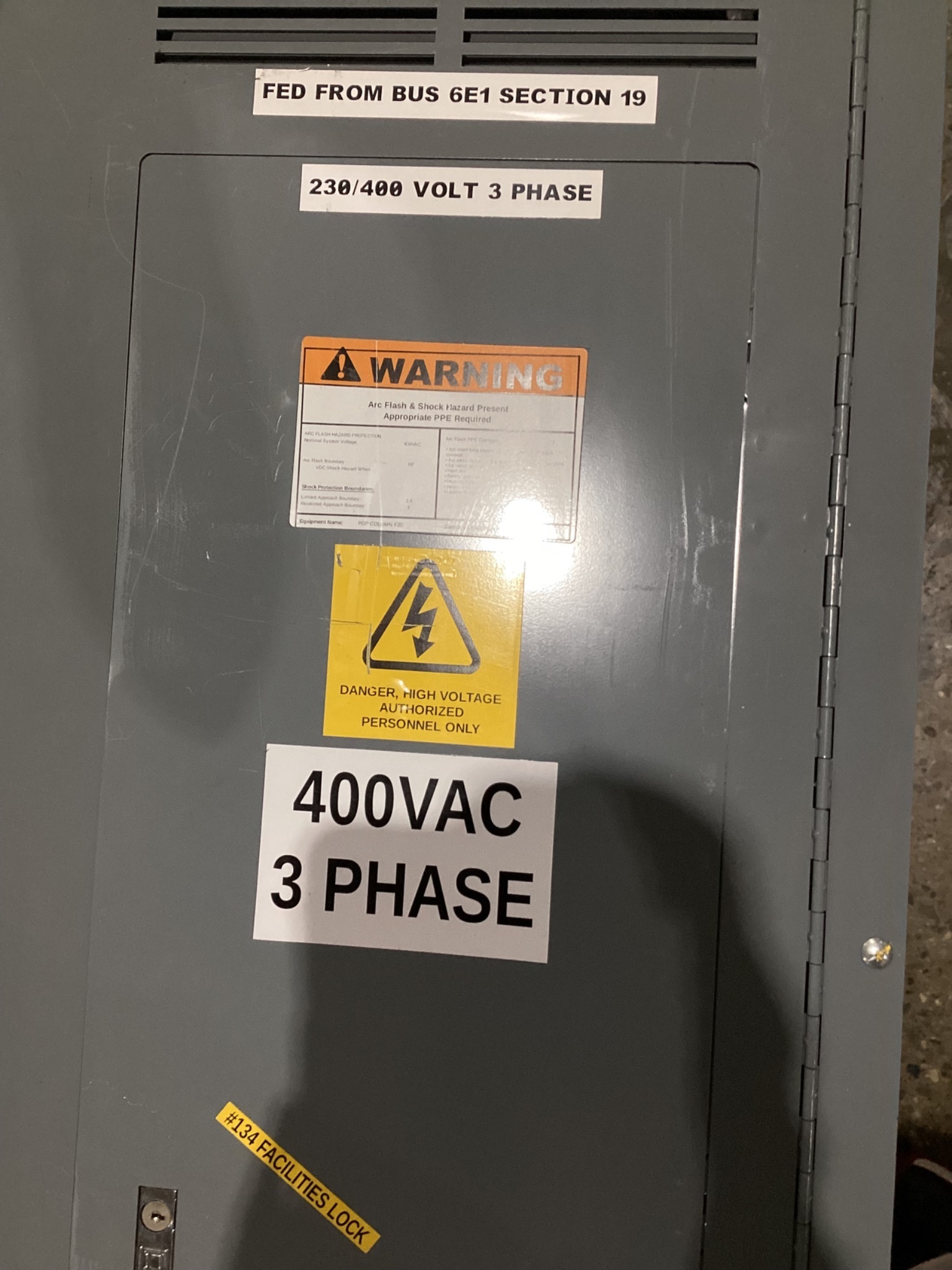 SQUARE D 400A 42 Circuit NF Panelboard 400Y/230V 3PH 4W 29435537430030001 USED 2