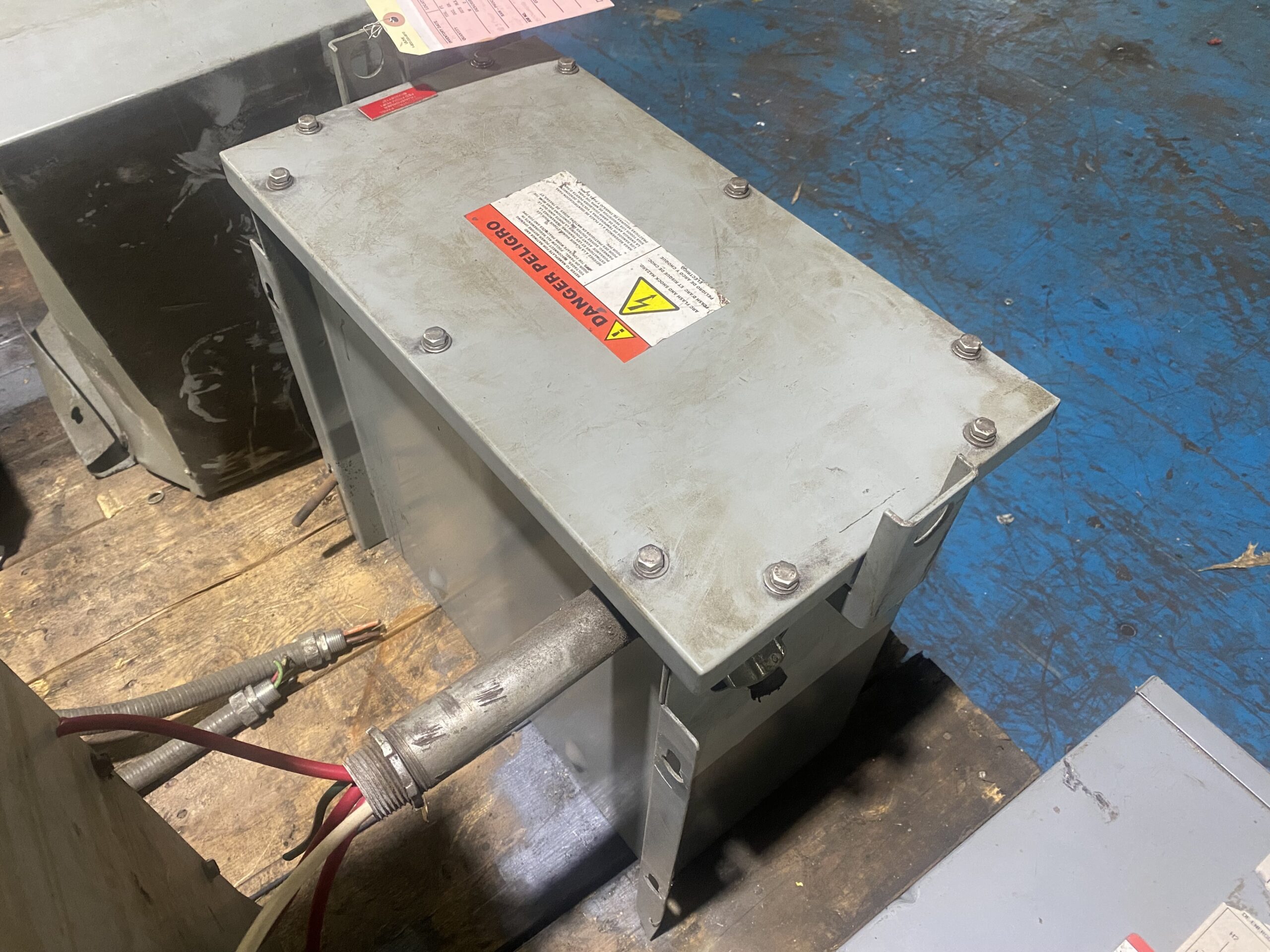 Hammond Power Solutions - C3F009PBS Transformer 600V - 208Y/120V, 9kVA USED 1