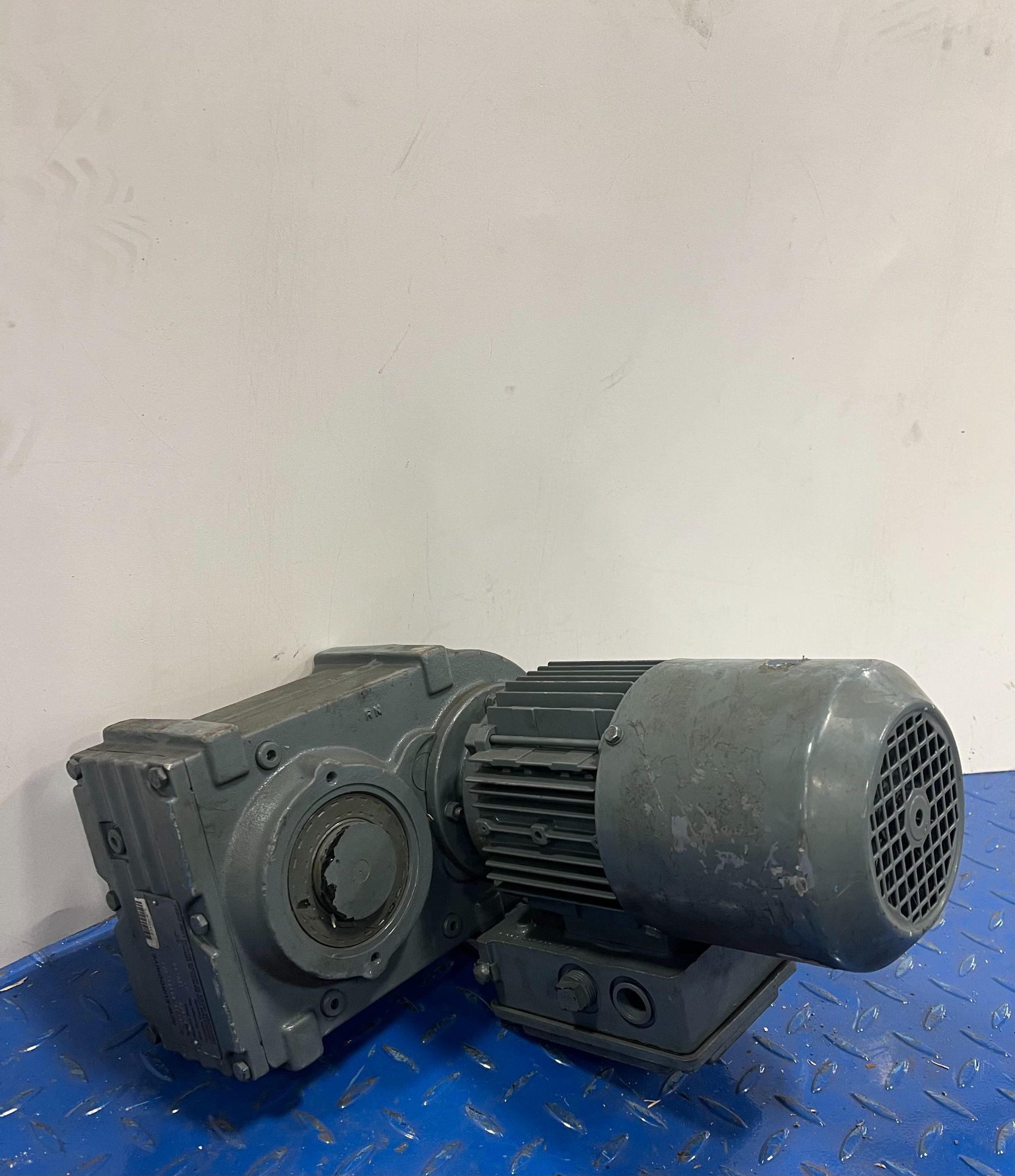 SEW EURODRIVE FA47GDT71D4BMG05HFTF MOTORS USED 0
