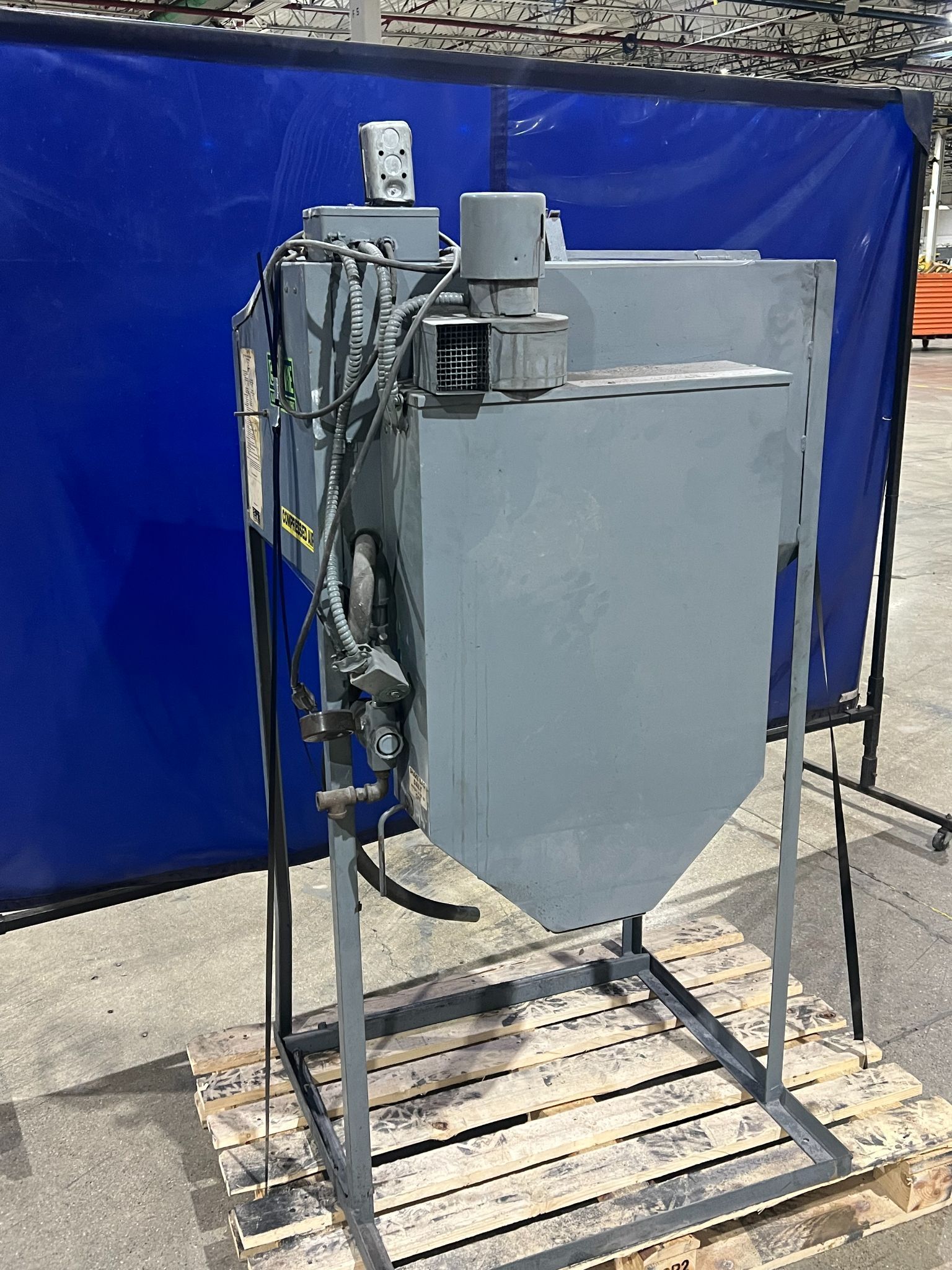EMPIRE ABRASIVE EQUIPMENT S-30 SANDBLAST CABINET EQUIPMENT USED 3