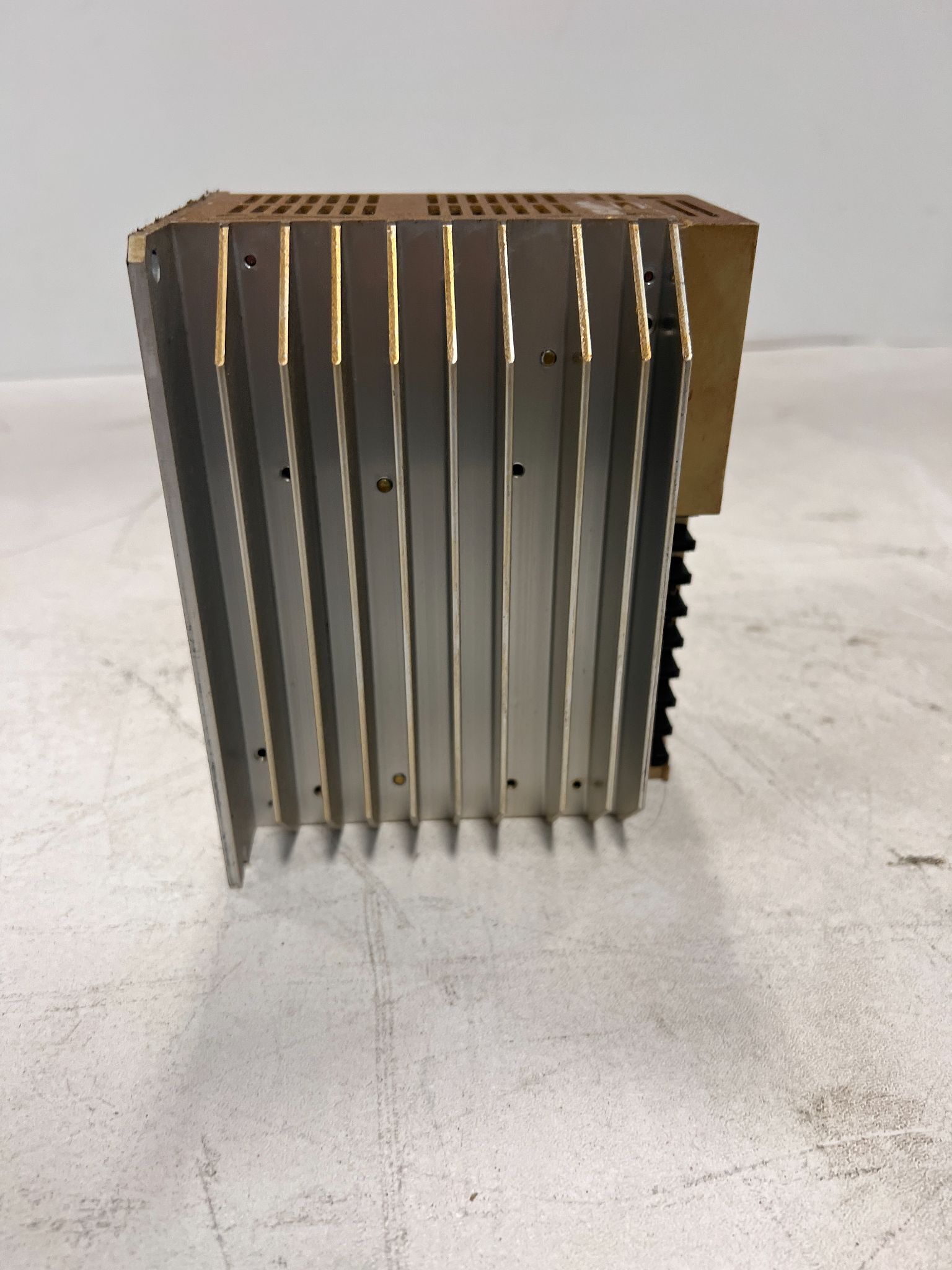 YASKAWA SGDA-08ASP SERVO DRIVE/SERVO CONTROL USED 0
