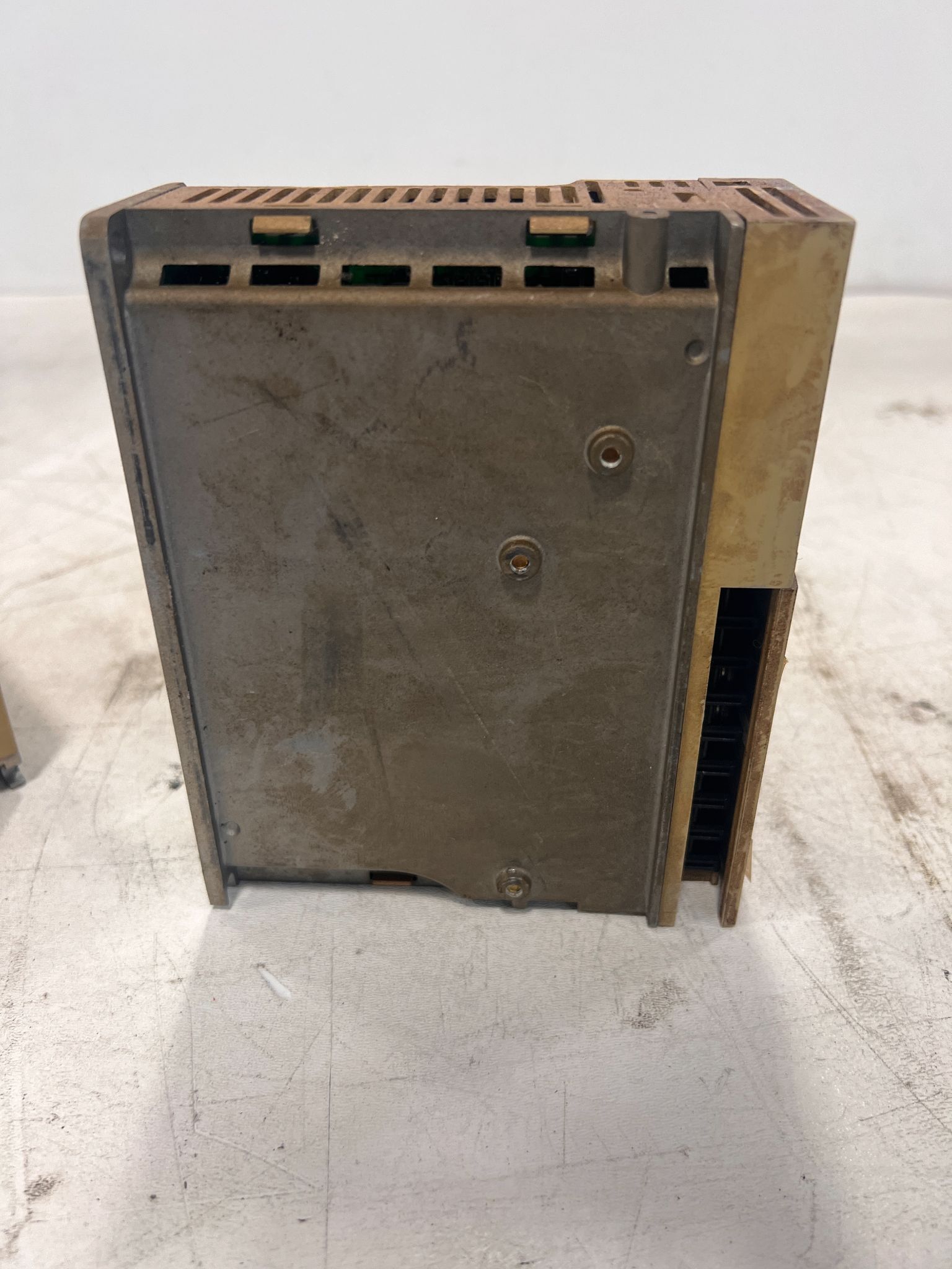 YASKAWA SGDA-04ASP SERVO DRIVE USED 1