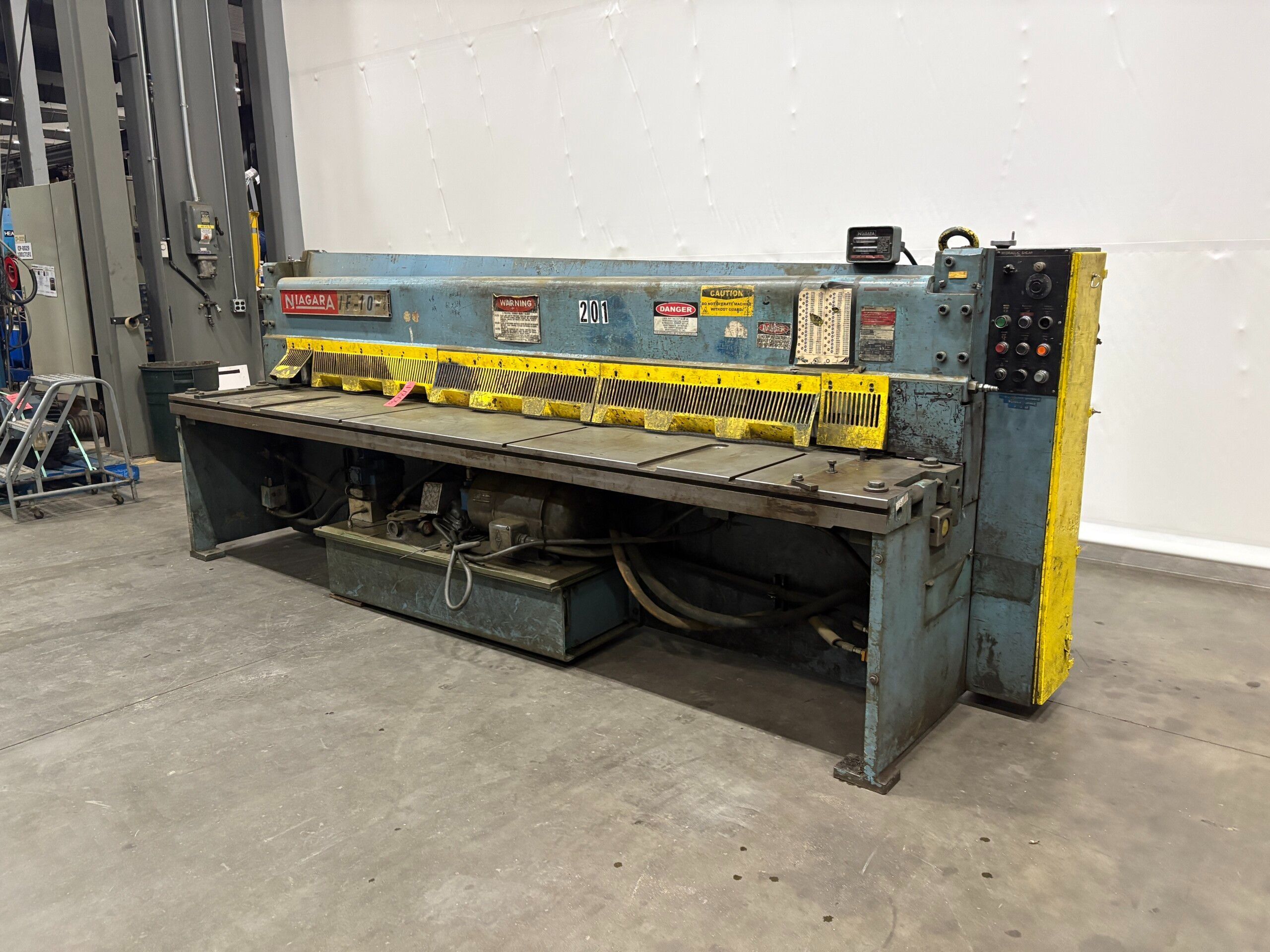 NIAGARA IF 10' X 1/4 SHEAR 8