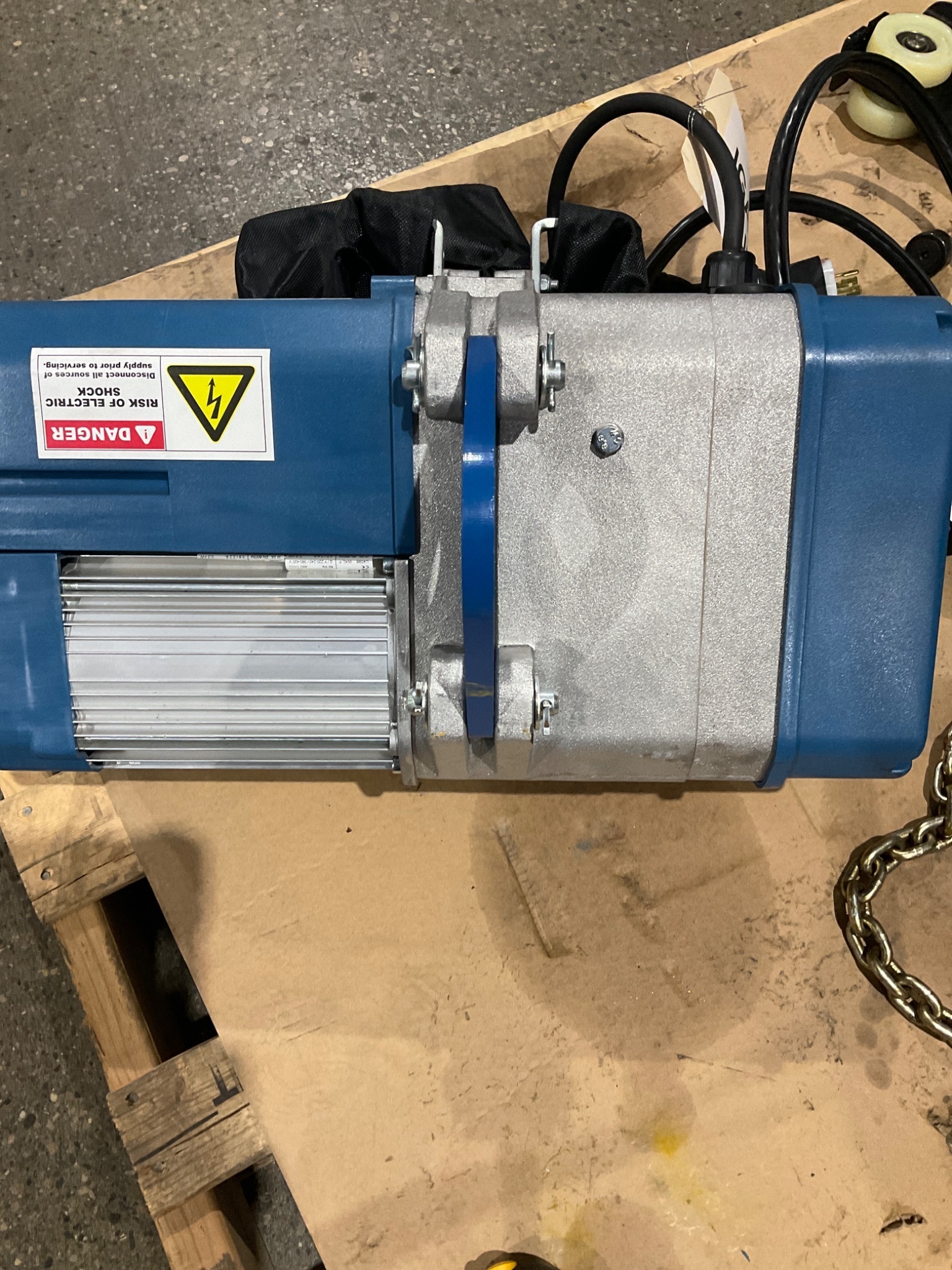 GORBEL 071/54 ELECTRIC CHAIN HOIST TROLLEY USED (HIGH CAPACITY) 1 TON 3