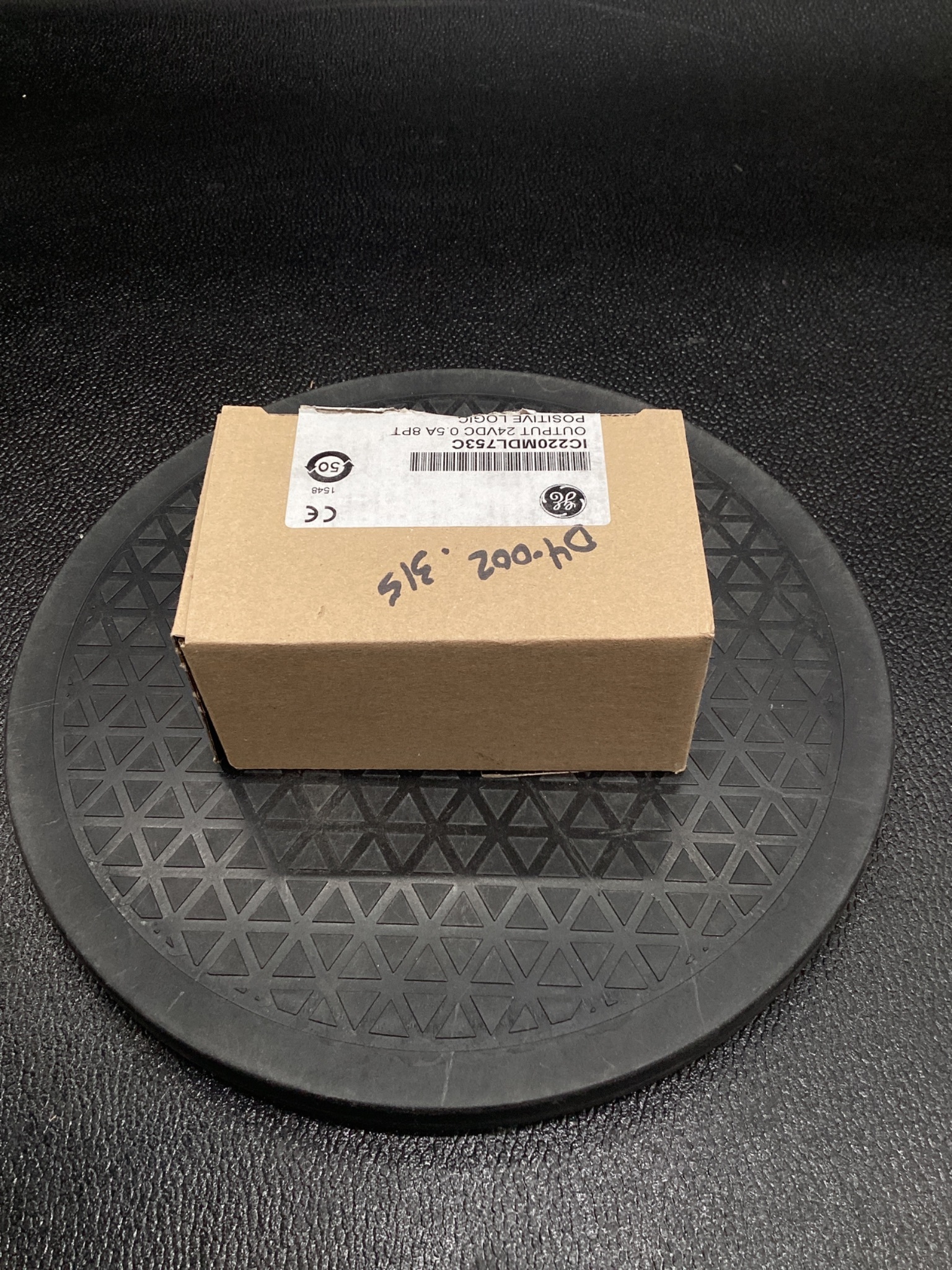 GE IC220MDL753C VersaMax Discrete Input Module NEW 2