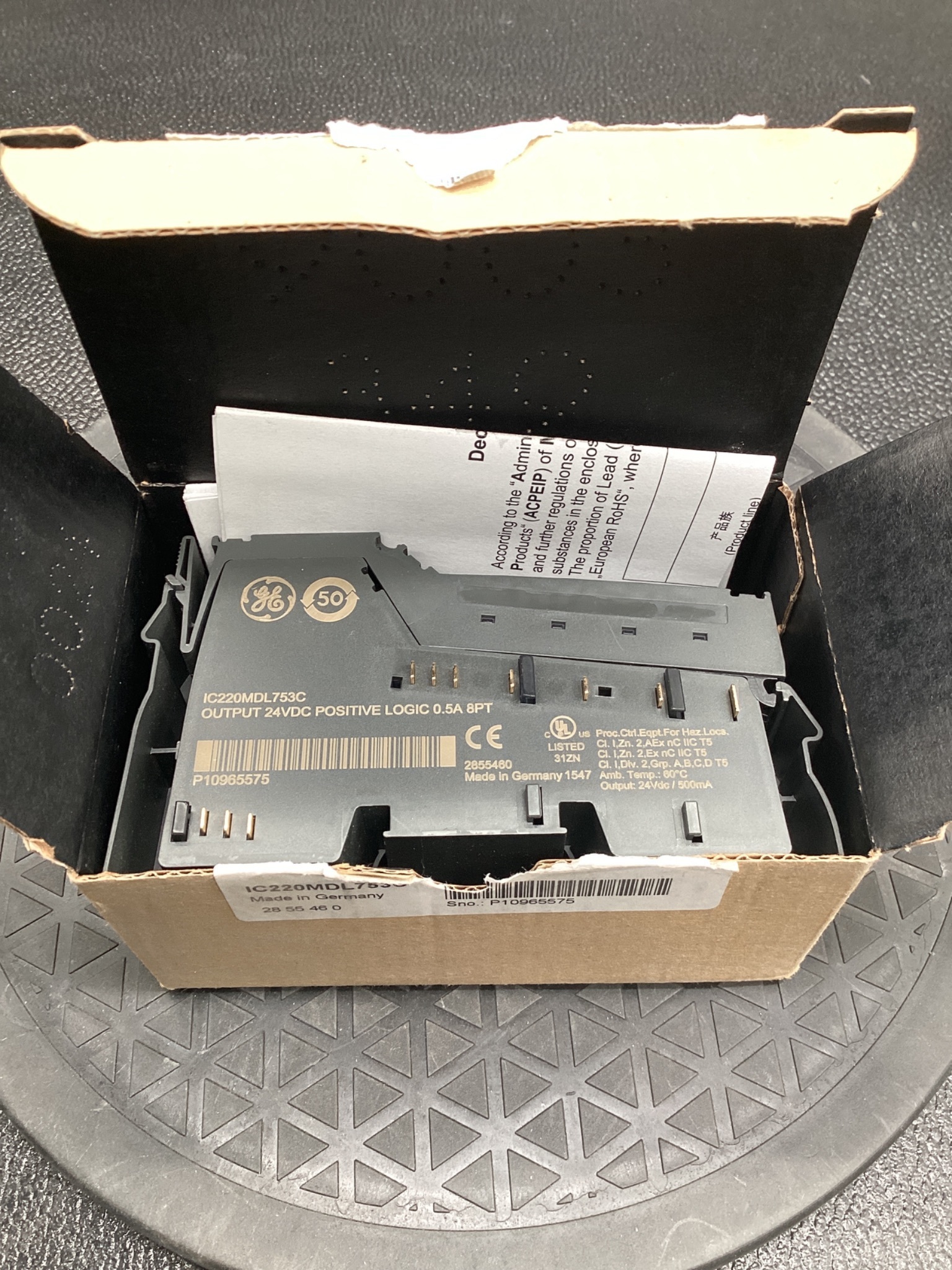 GE IC220MDL753C VersaMax Discrete Input Module NEW 4