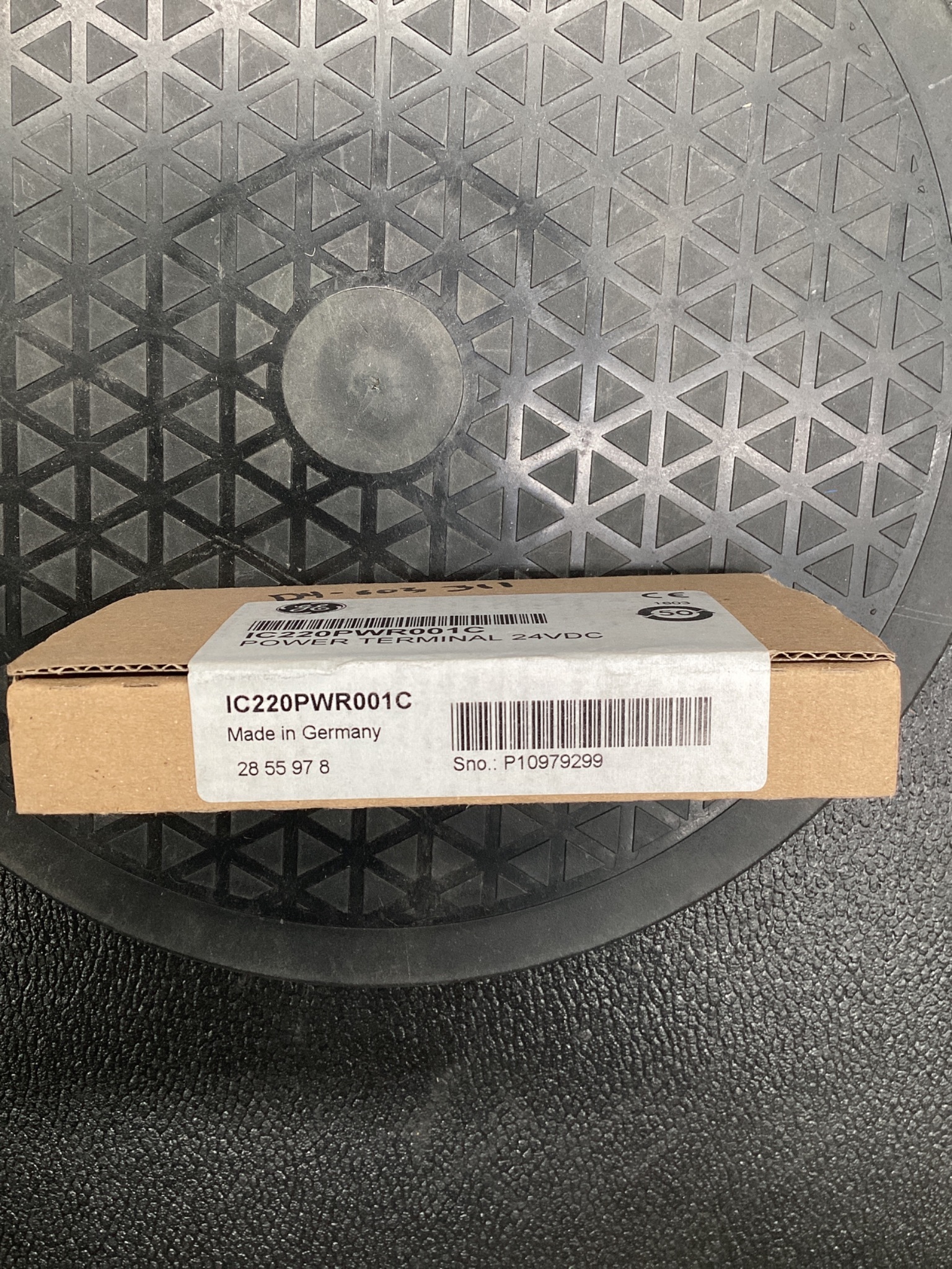 GE IC220PWR001C VersaMax Power Terminal 24VDC NEW 4