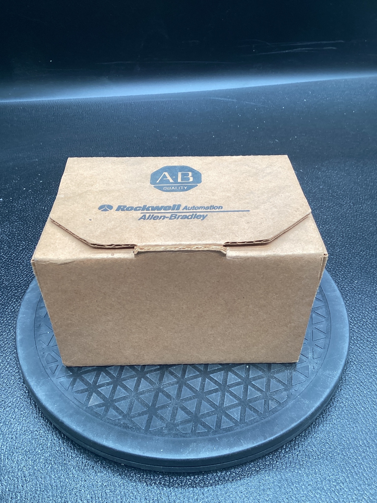 ALLEN BRADLEY 1492-IFM40D24 40-Point Digital Interface Module NEW 1