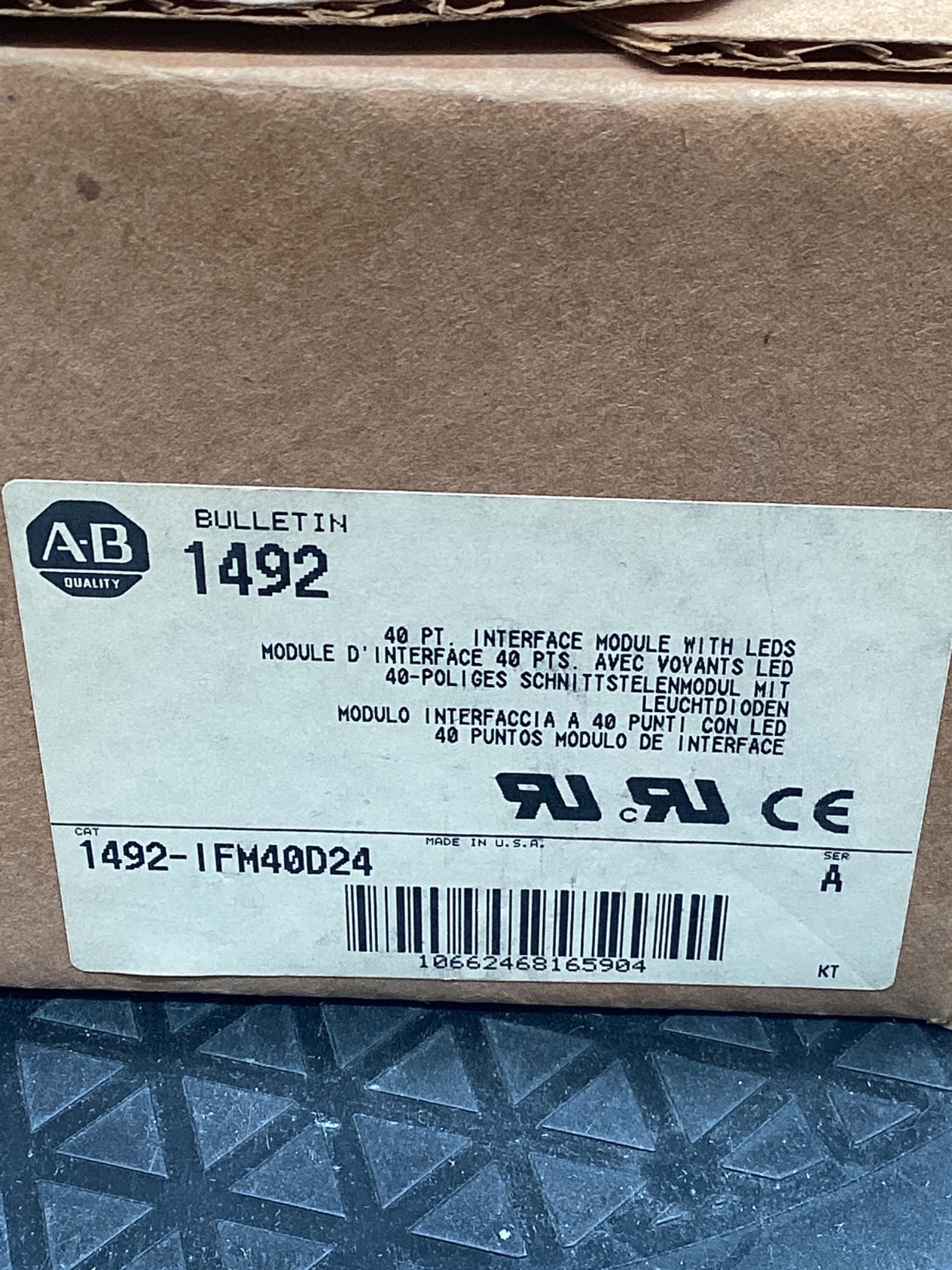 ALLEN BRADLEY 1492-IFM40D24 40-Point Digital Interface Module NEW 6