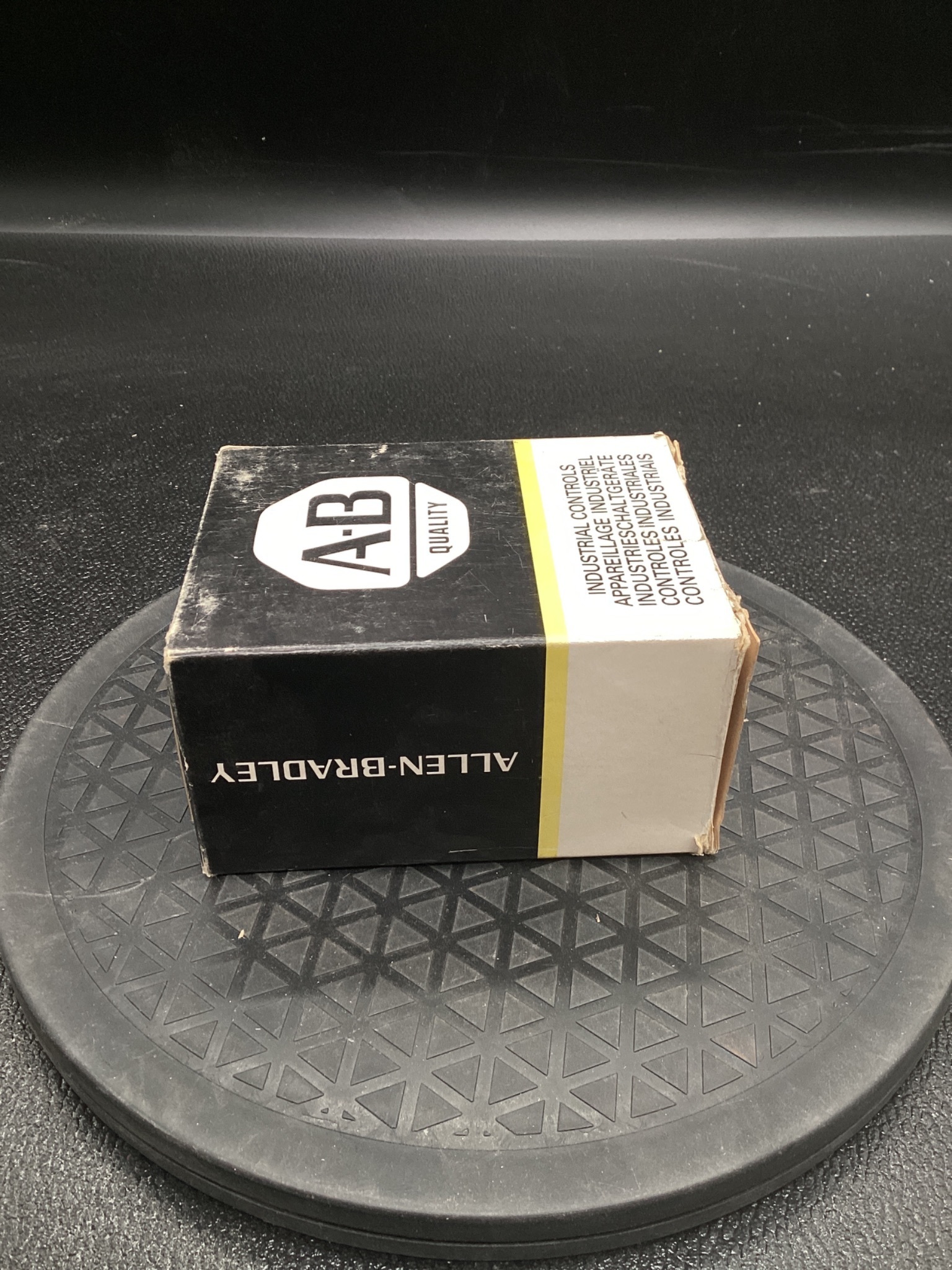 ALLEN BRADLEY 700-N400A1 Industrial Control Relay NEW 3