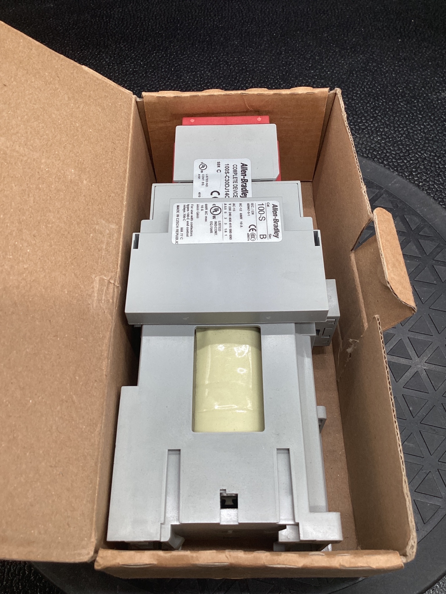 ALLEN BRADLEY 100S-C30DJ14C Safety Contactor NEW 5