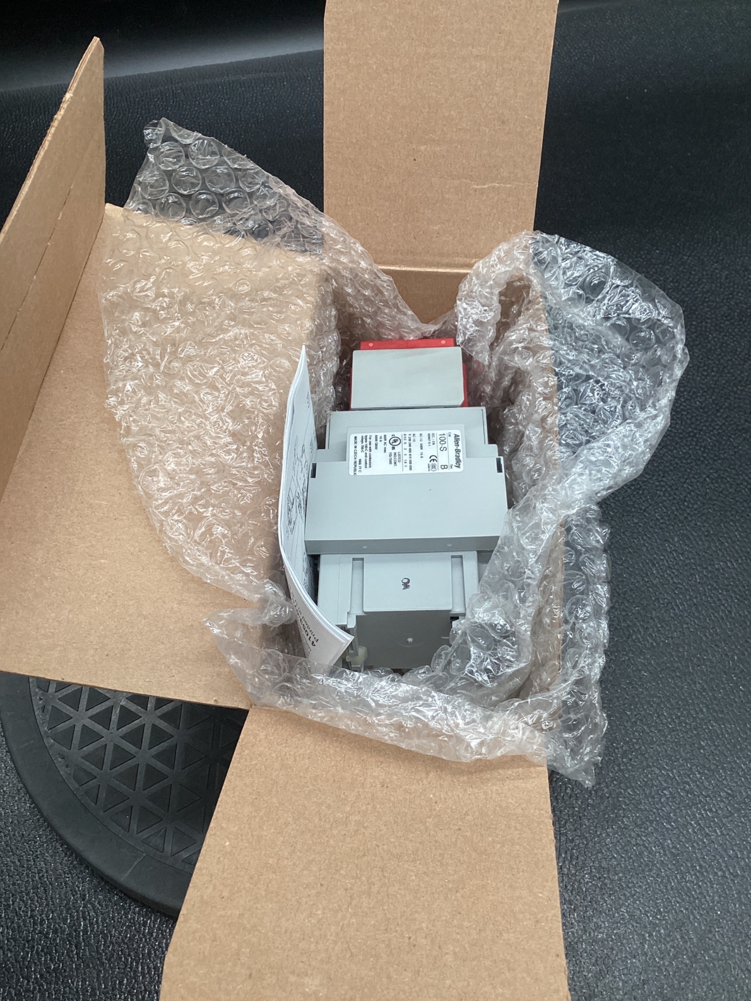 ALLEN BRADLEY 100S-C30EJ14C Safety Contactor NEW 4