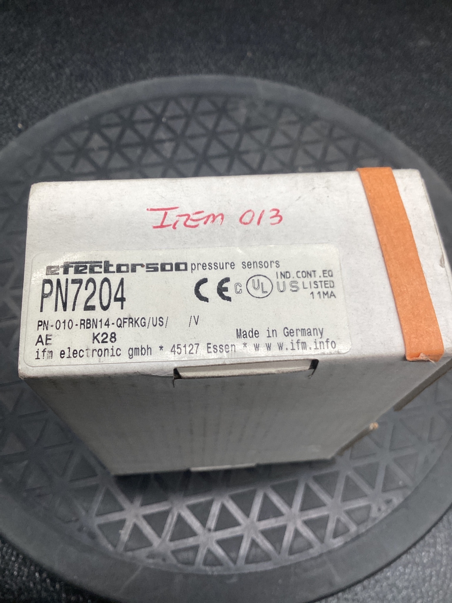 IFM PN7204 Pressure Sensor with Digital Display NEW 5
