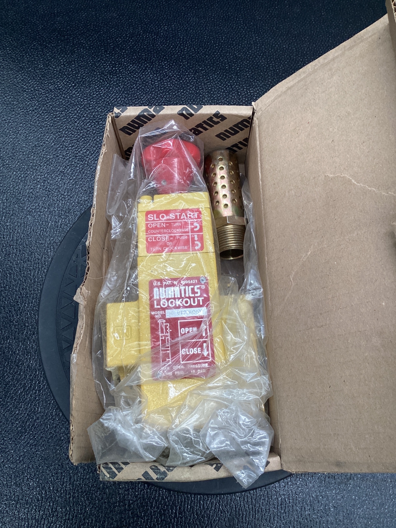 NUMATICS VT30N06AY Pneumatic Lockout Valve NEW 5
