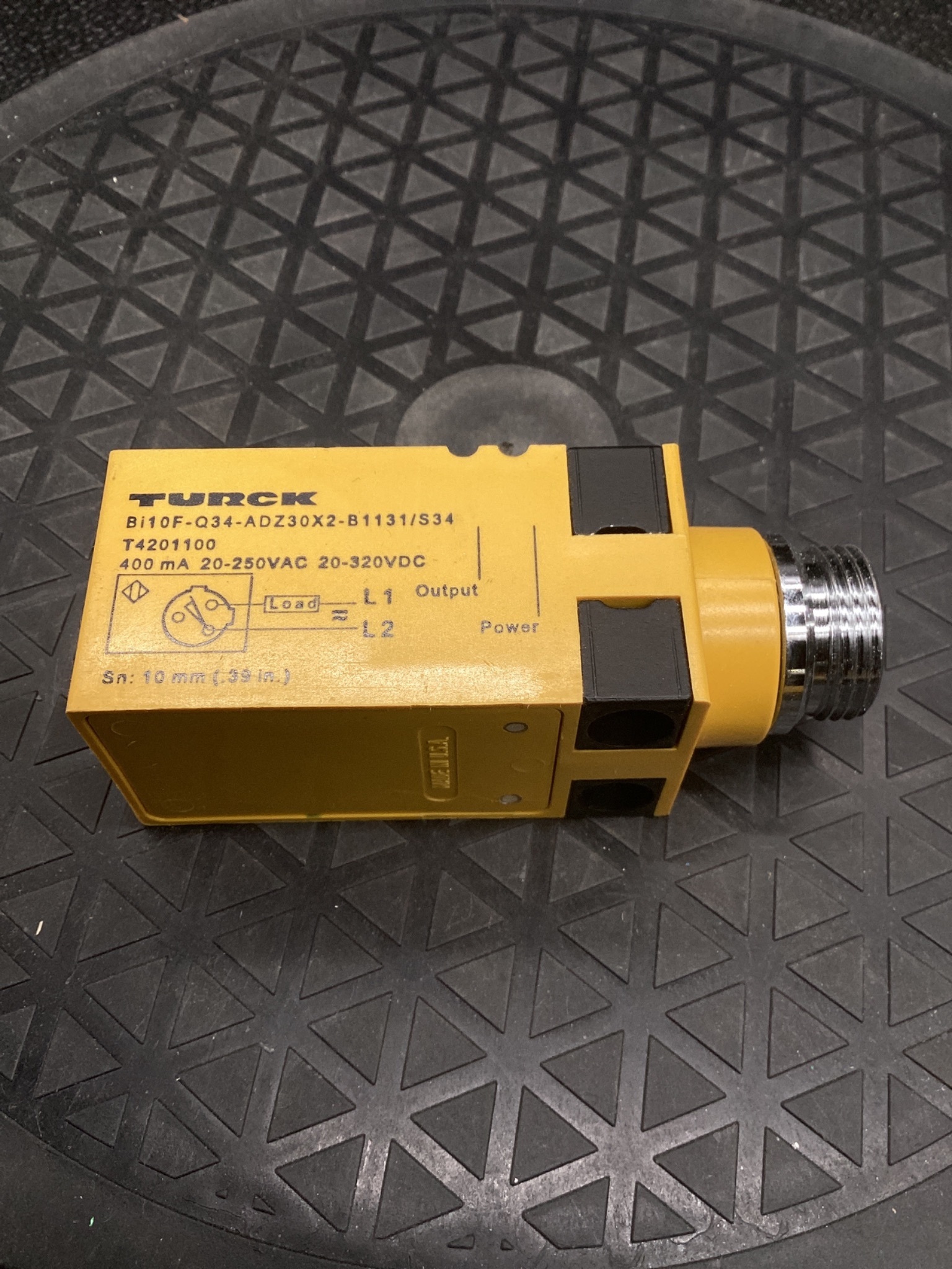 TURCK T4201100 Proximity Sensor NEW 3
