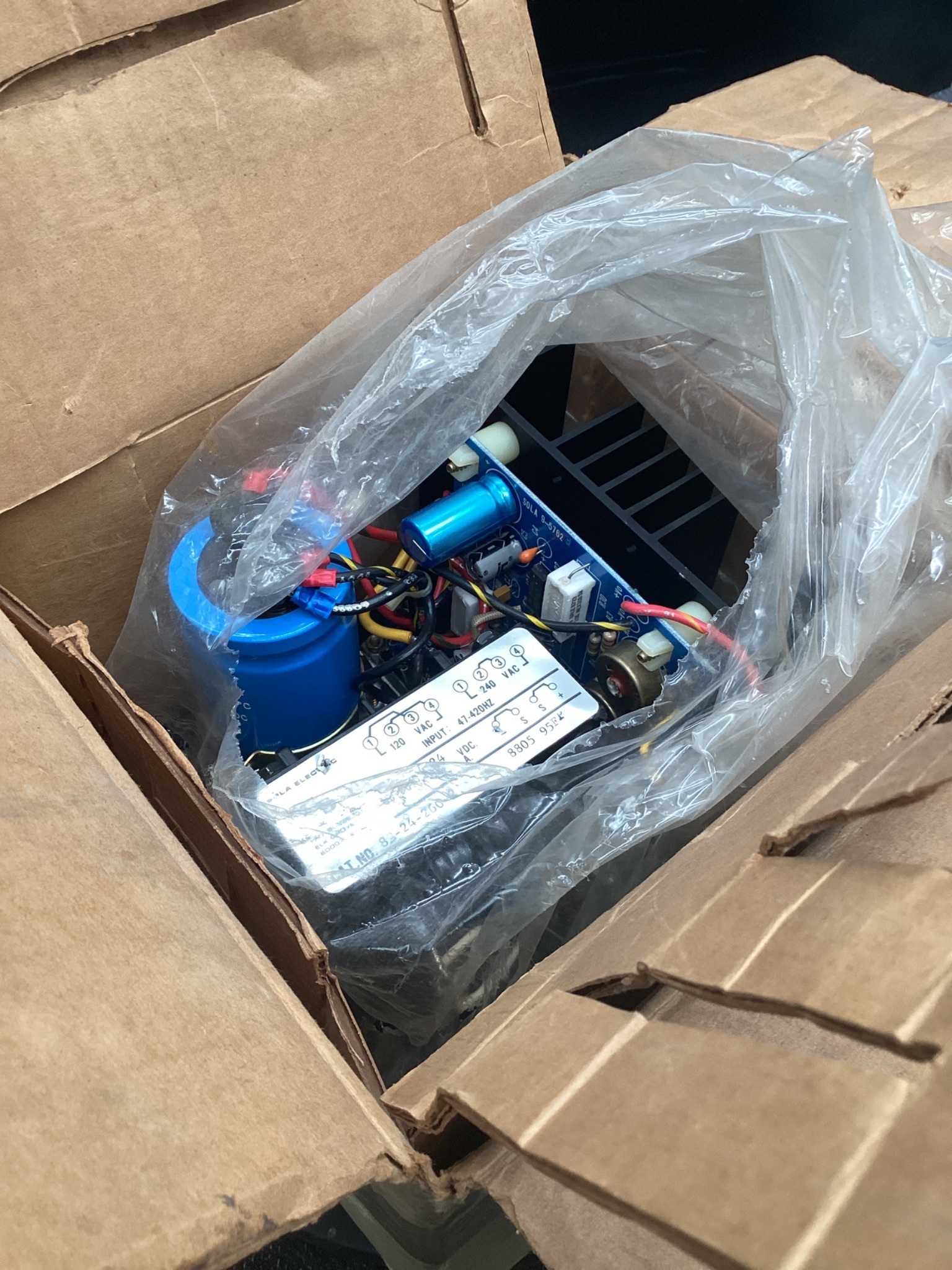 SOLA ELECTRIC 83-24-260-2 DC Power Supply 24VDC 6A NEW 4