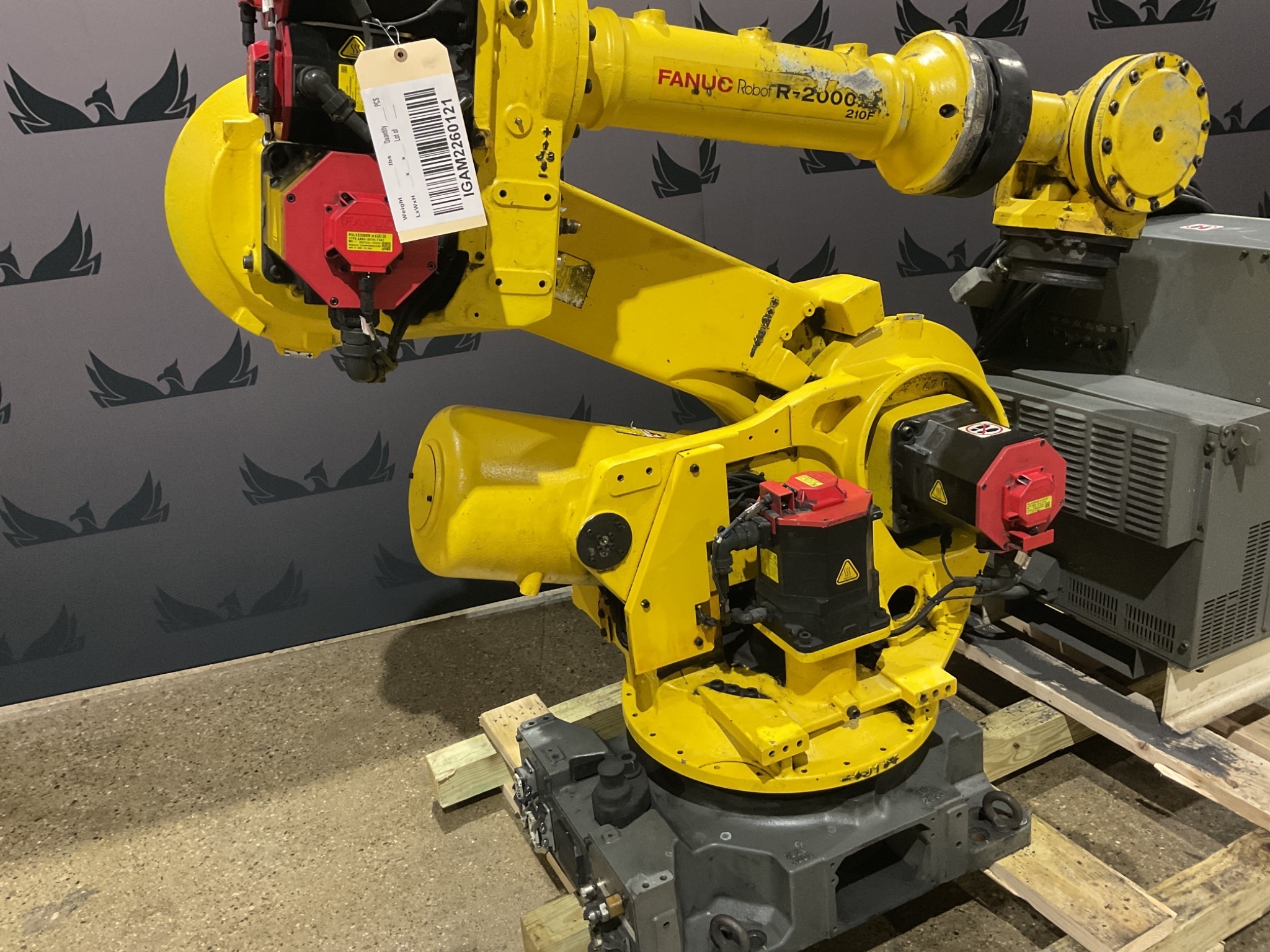 FANUC R-2000iB/210F Complete w/ R-30iB Controls 2012 Arm 2014 Cabinet USED 1