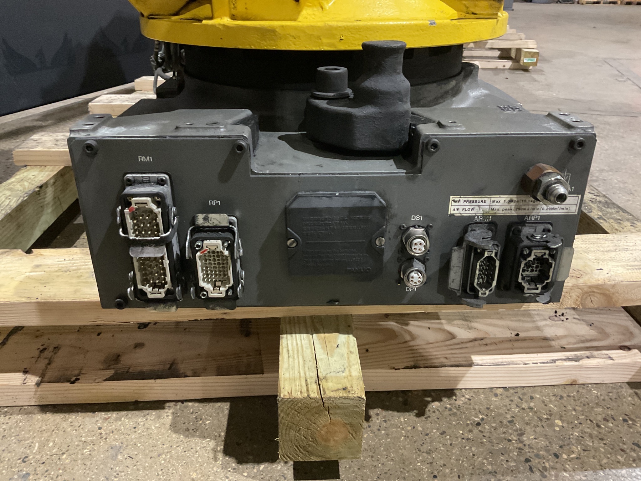 FANUC R-2000iB/210F Complete w/ R-30iB Controls 2012 Arm 2014 Cabinet USED 3