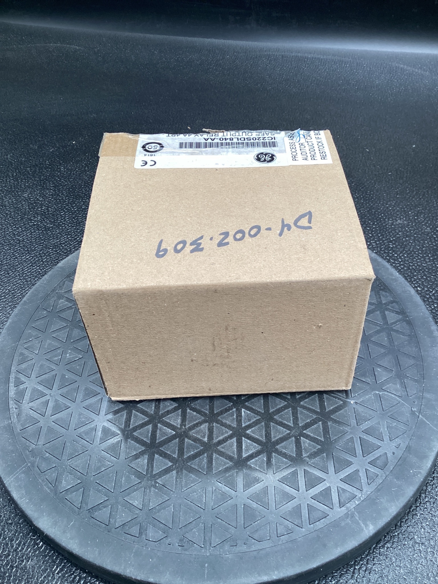 GE IC220SDL840-AA VersaSafe Safety Relay Output Module NEW 2