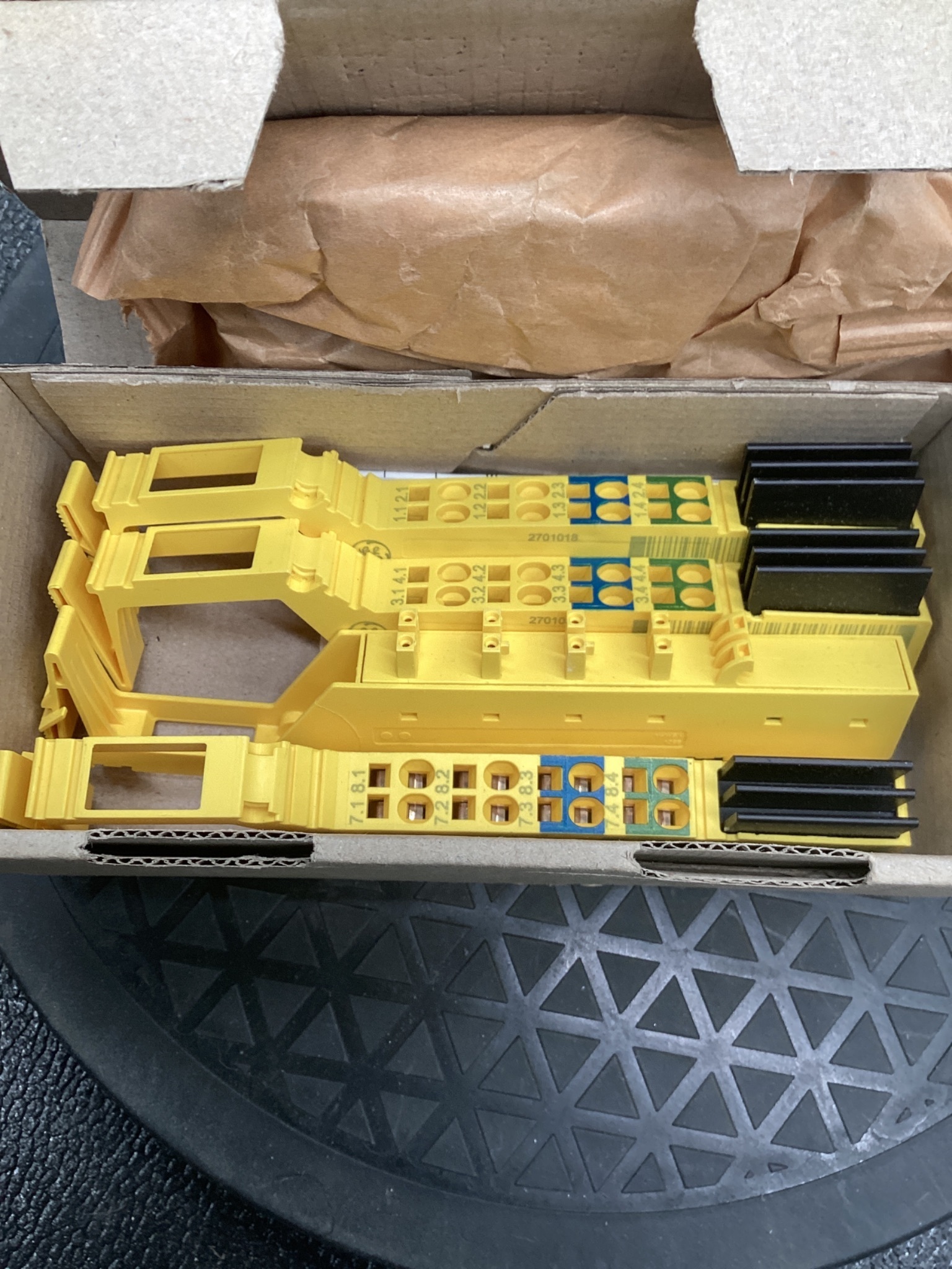 GE IC220SCO752A Safety Relay Output Module NEW 5