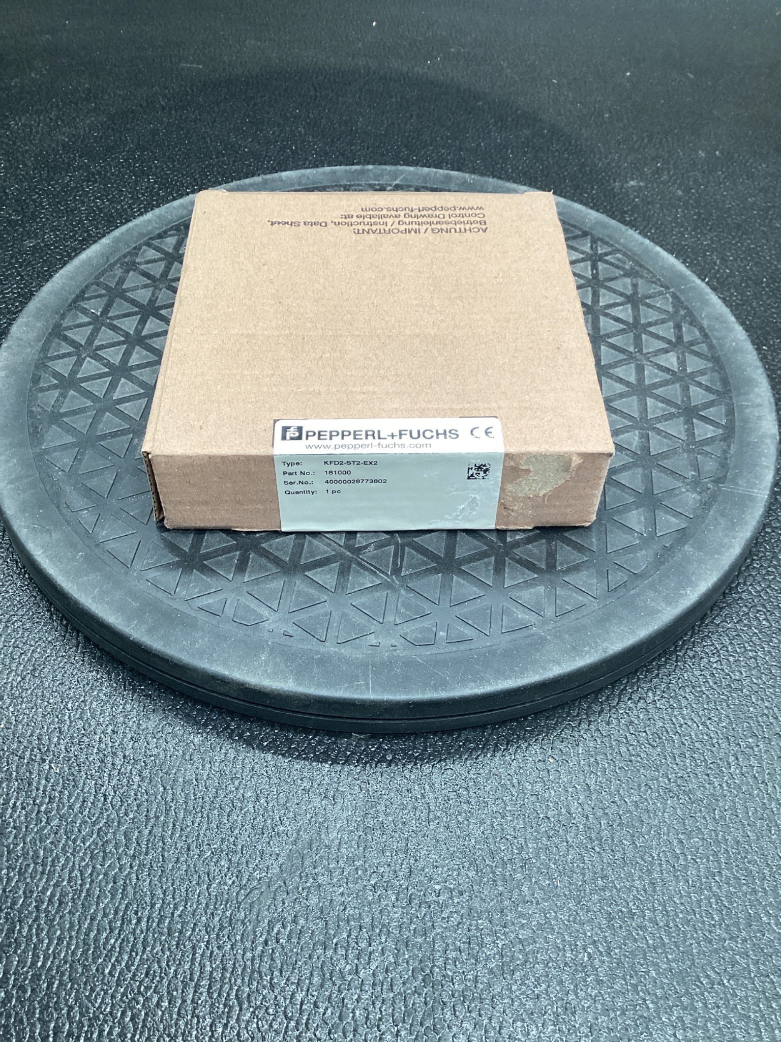 PEPPERL+FUCHS 181000 KFD2-ST2-EX2 Switch Amplifier NEW 0