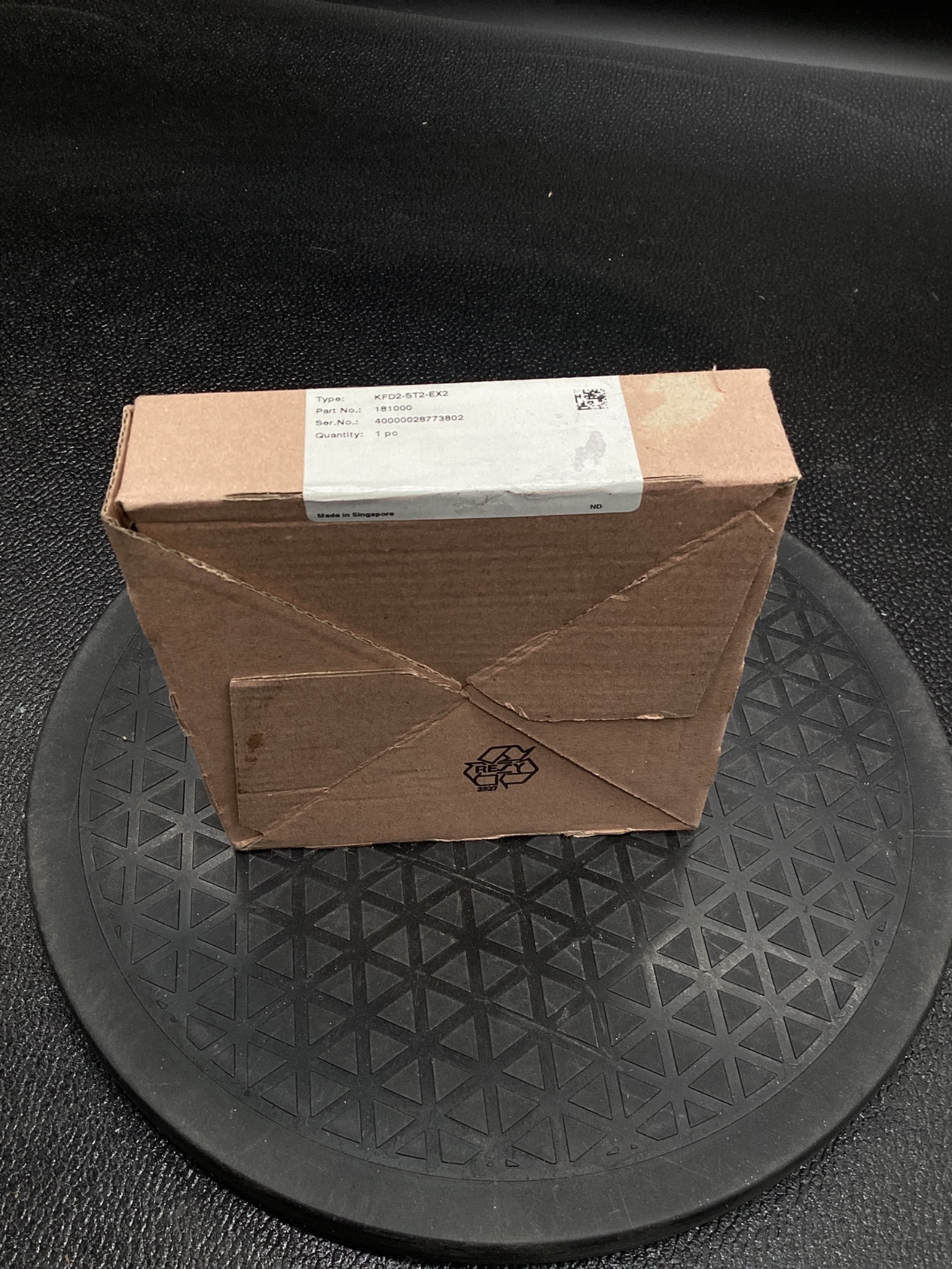 PEPPERL+FUCHS 181000 KFD2-ST2-EX2 Switch Amplifier NEW 4