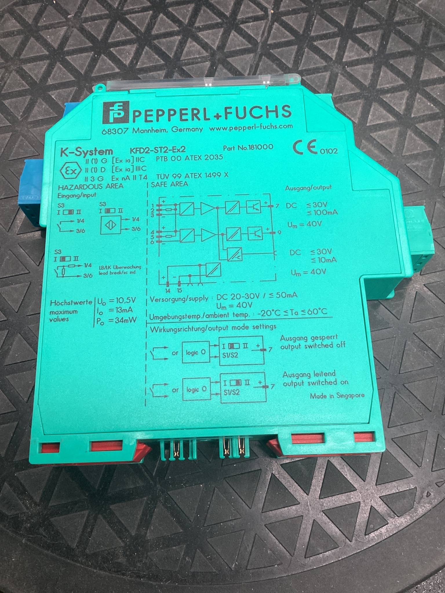 PEPPERL+FUCHS 181000 KFD2-ST2-EX2 Switch Amplifier USED 1