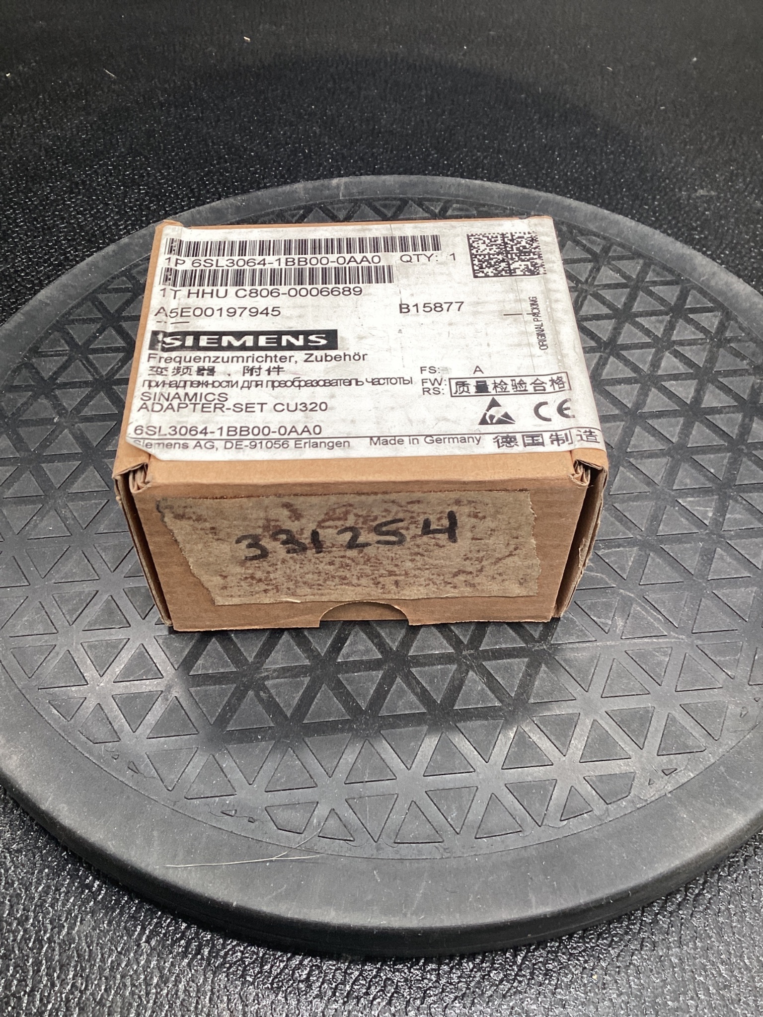 SIEMENS 6SL3064-1BB00-0AA0 SIMATIC Spacer for 50mm Control Unit NEW 0