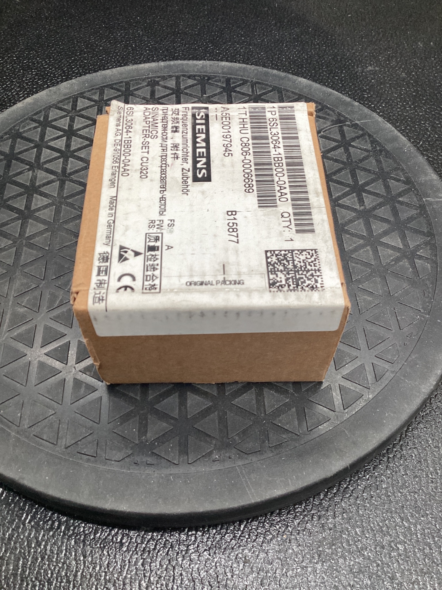 SIEMENS 6SL3064-1BB00-0AA0 SIMATIC Spacer for 50mm Control Unit NEW 1