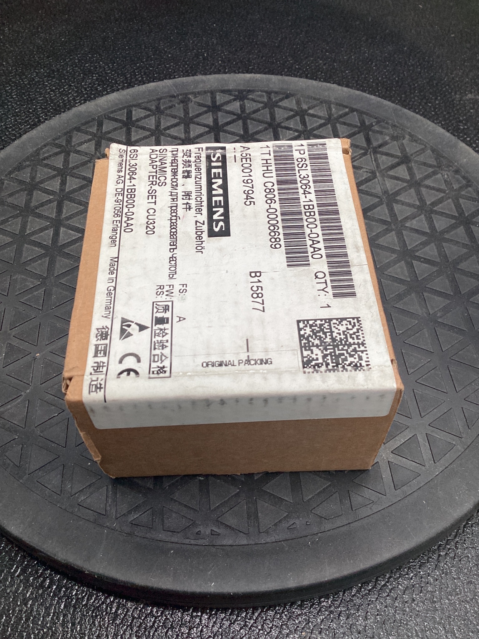 SIEMENS 6SL3064-1BB00-0AA0 SIMATIC Spacer for 50mm Control Unit NEW 4