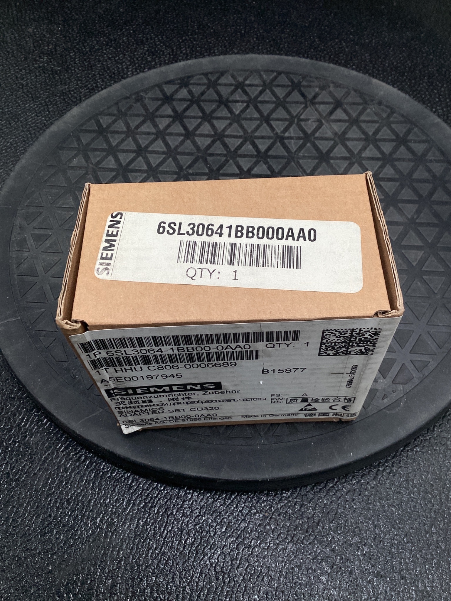 SIEMENS 6SL3064-1BB00-0AA0 SIMATIC Spacer for 50mm Control Unit NEW 5
