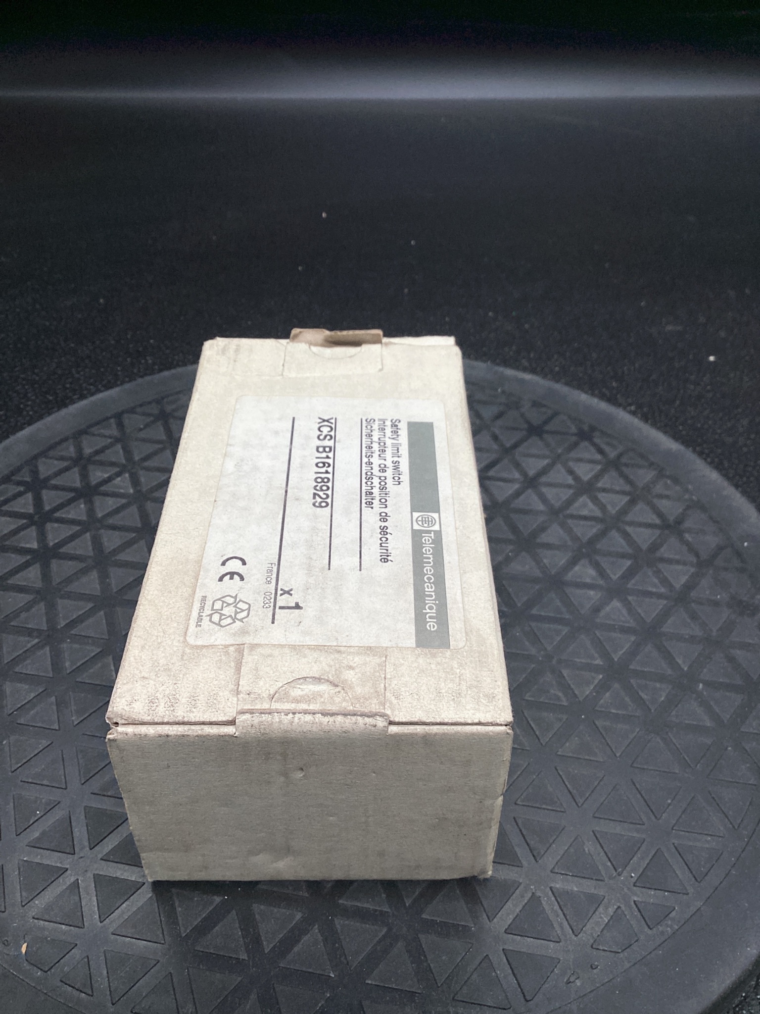 TELEMECANIQUE XCS-B1618929 Safety Limit Switch NEW 1