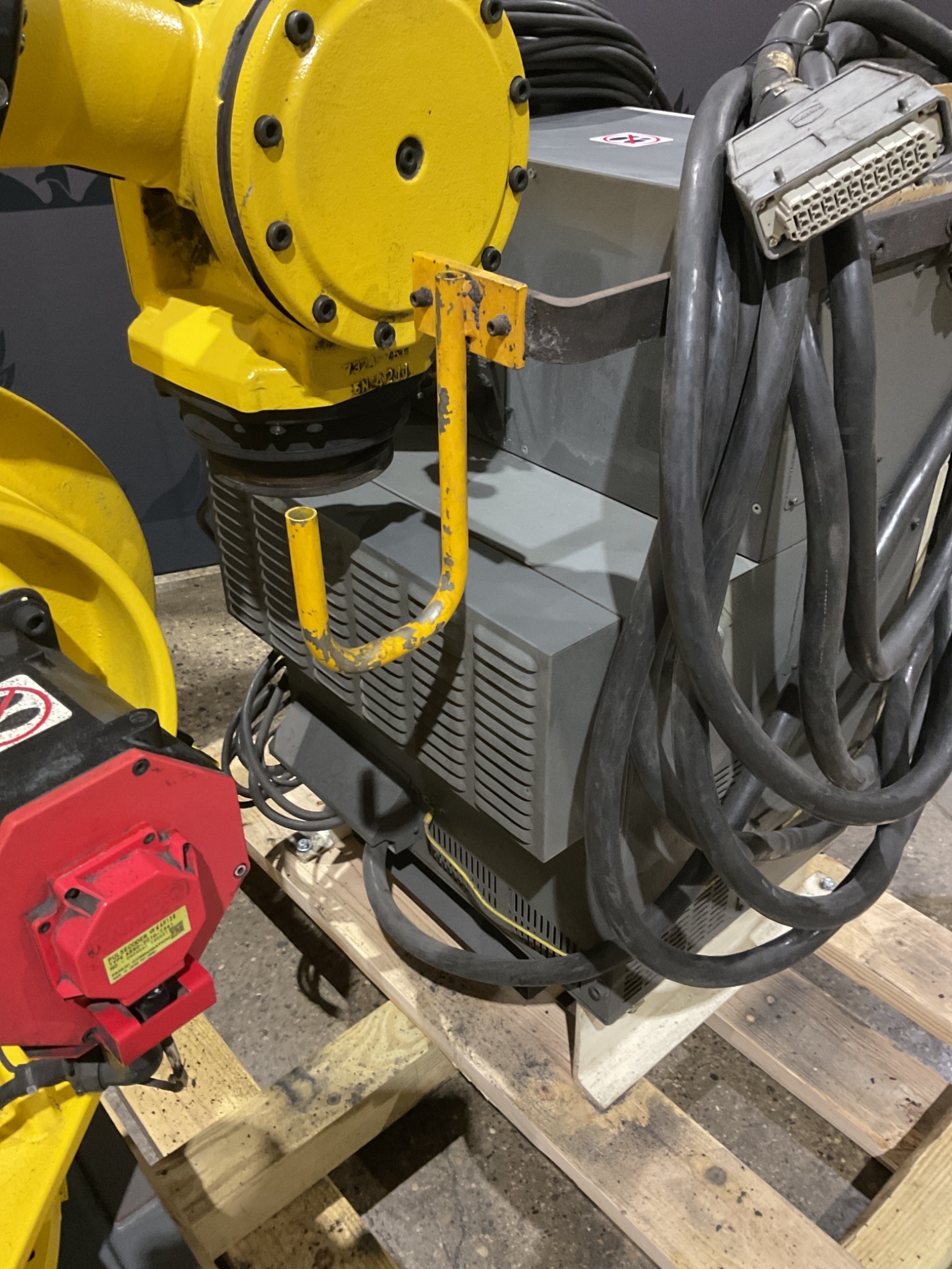 FANUC R-2000iB/210F Complete w/ R-30iB Controls 2014 USED 8