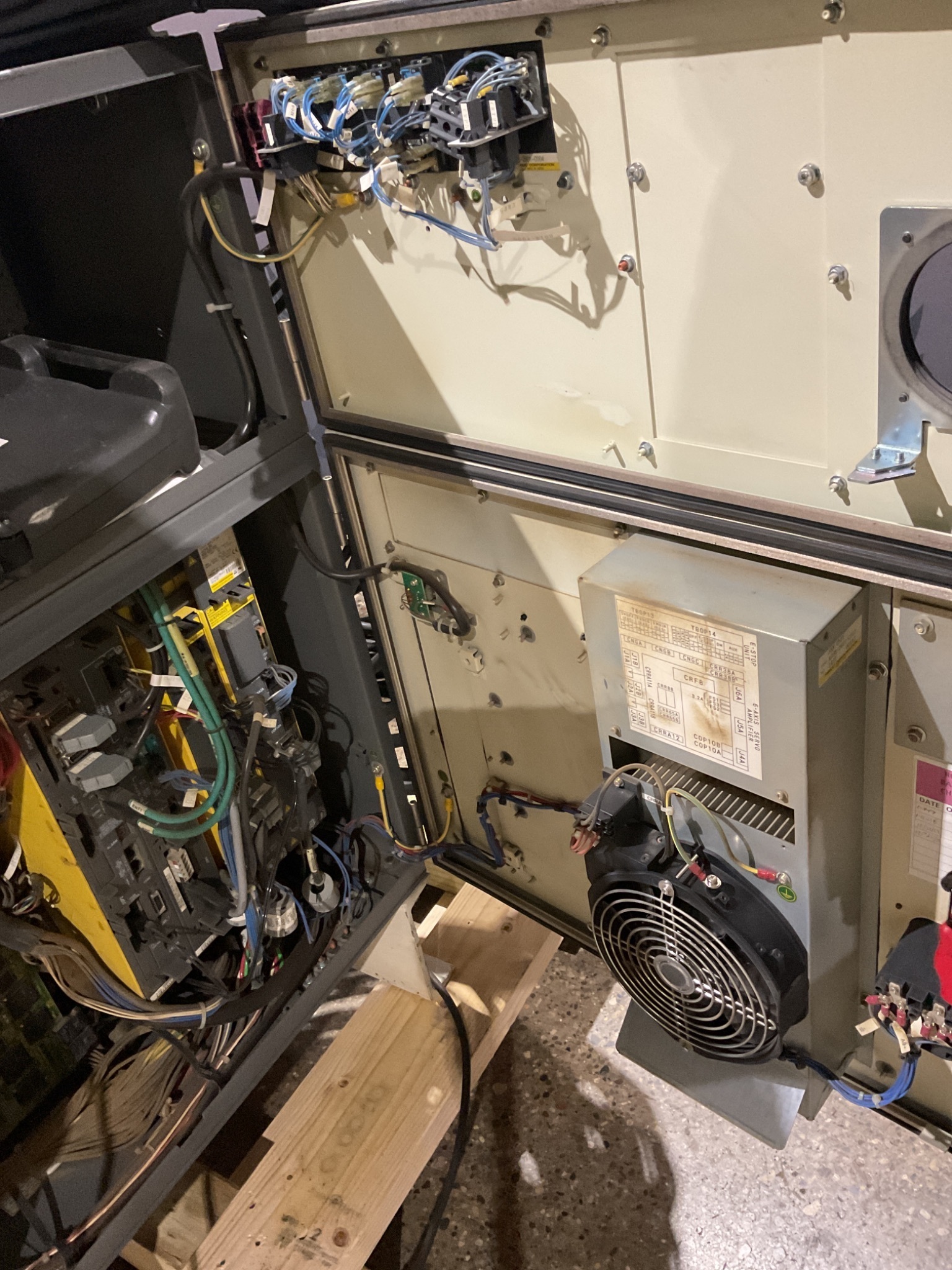FANUC R-2000iB/210F Complete w/ R-30iB Controls 2014 USED 11