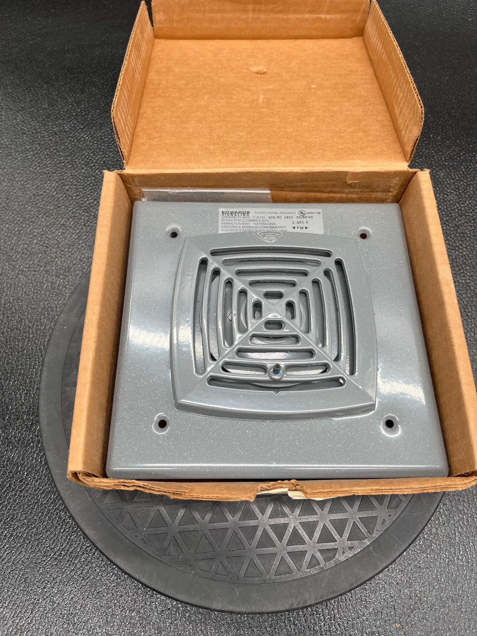 EDWARDS SIGNAL 870-R5 Flush Mount Vibrating Horn NEW 4