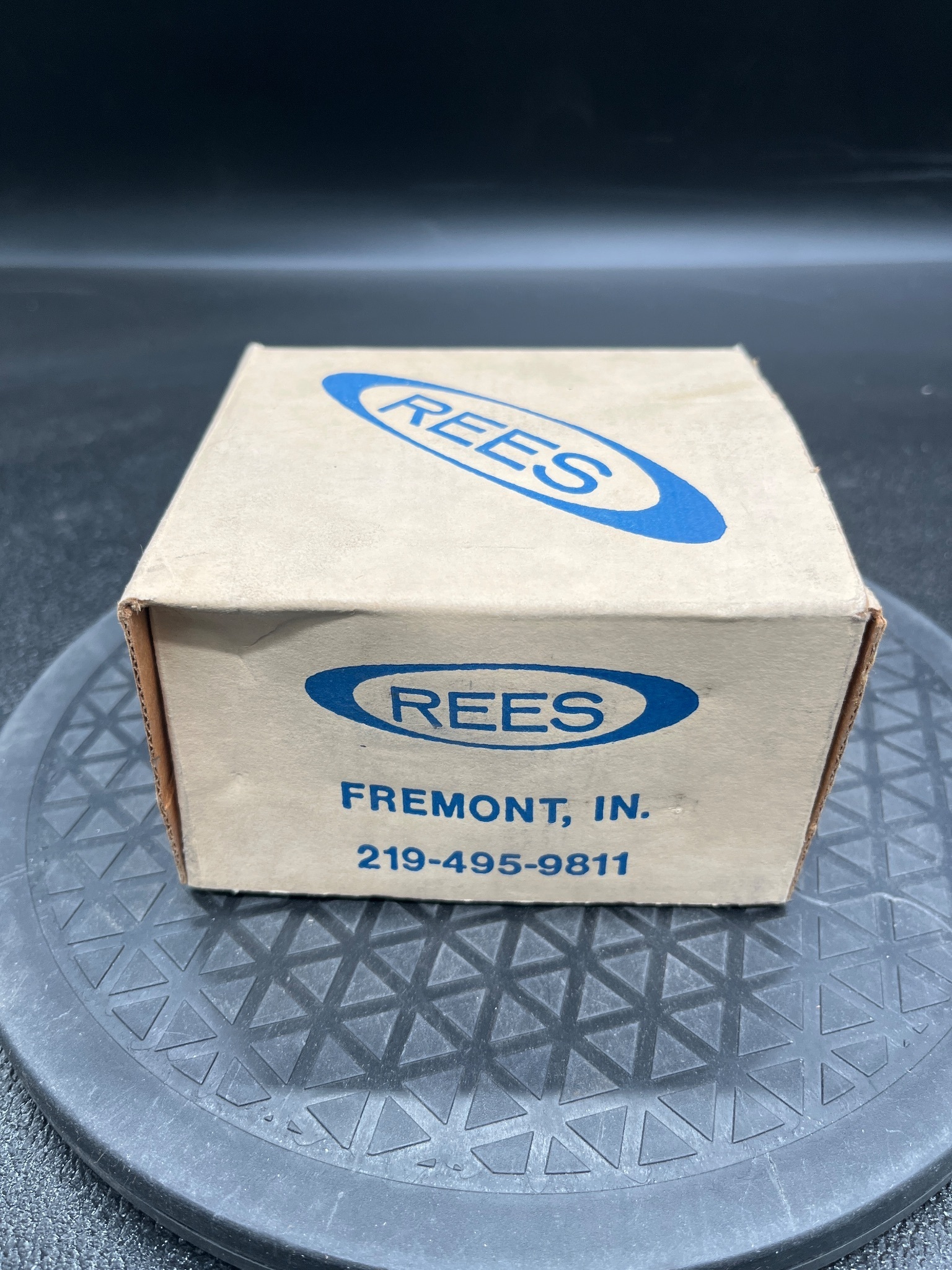 REES 01968-032 Heavy Duty Push Button Switch NEW 2