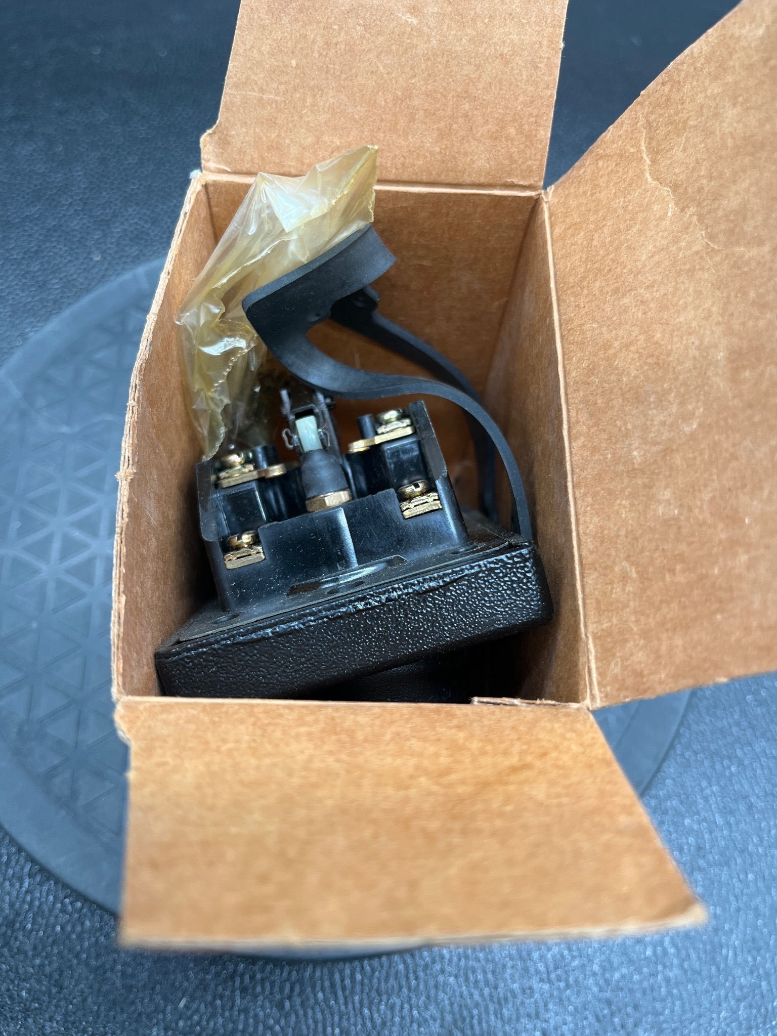 REES 01968-032 Heavy Duty Push Button Switch NEW 5
