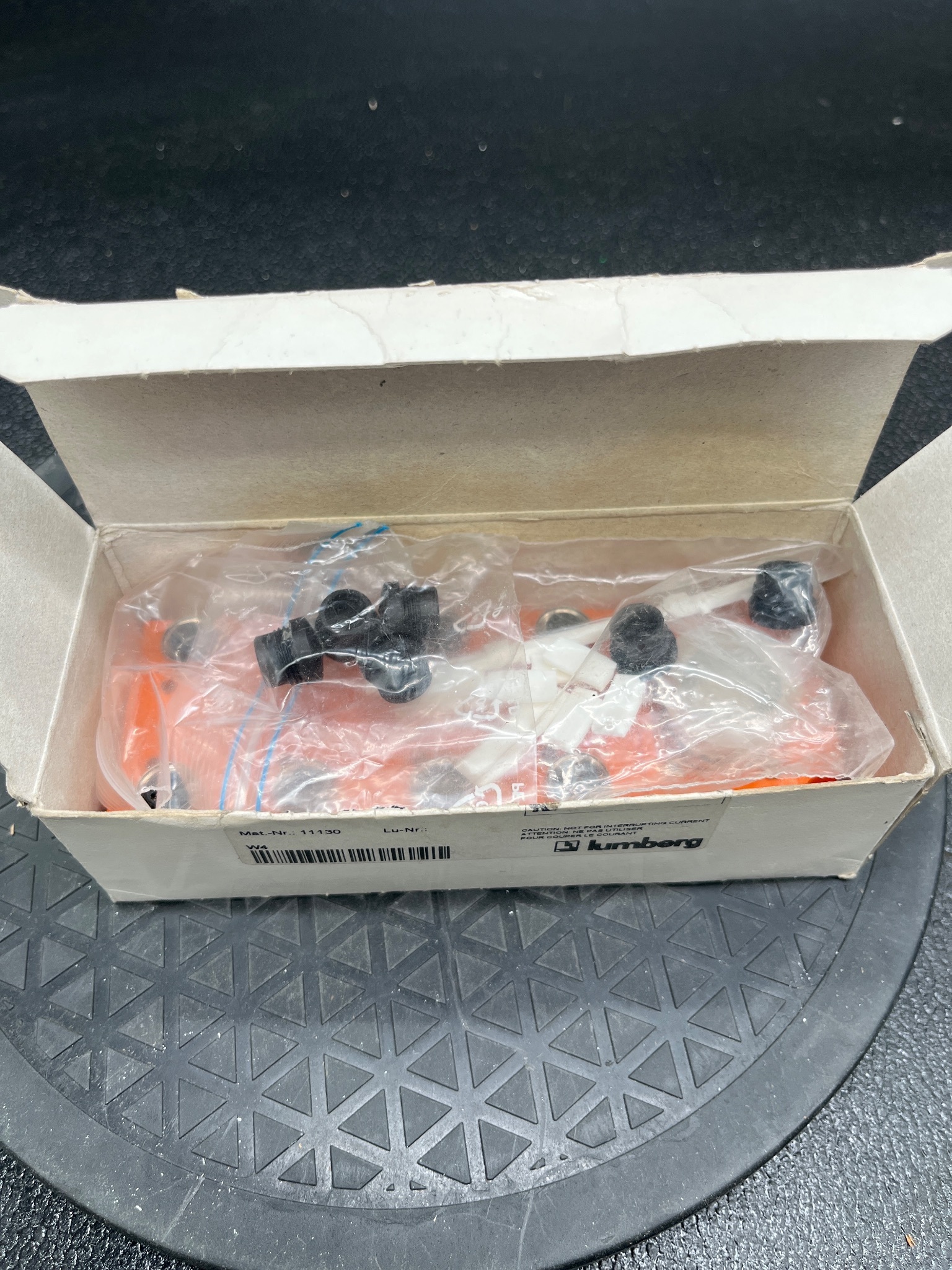 LUMBERG ASBS8/LED-5/4 Sensor Distribution Box NEW 5