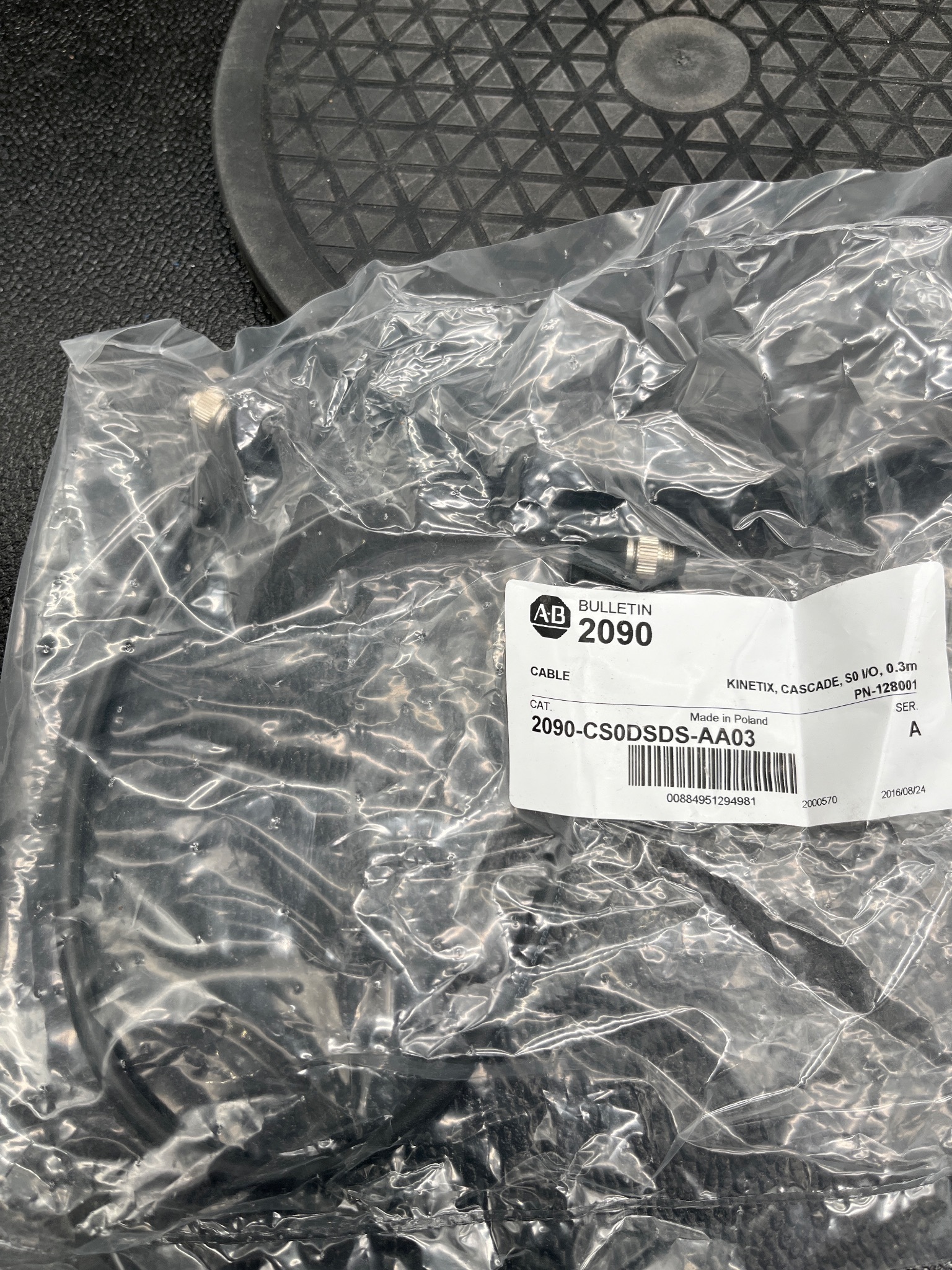 ALLEN BRADLEY 2090-CS0DSDS-AA03 Kinetix Servo Drive Cable NEW 5