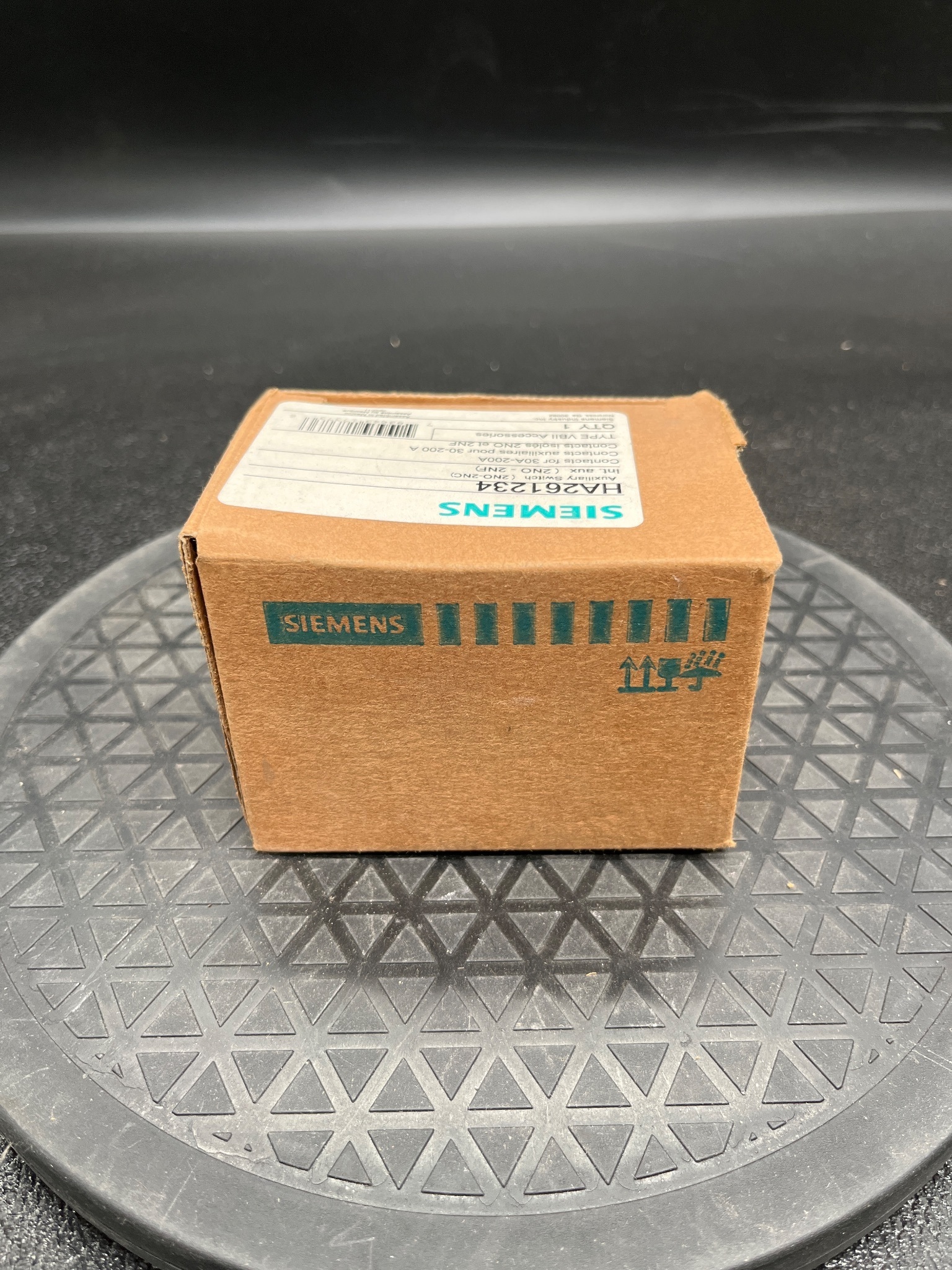SIEMENS HA261234 Auxiliary Contact Kit 2NO-2NC 600V NEW 2