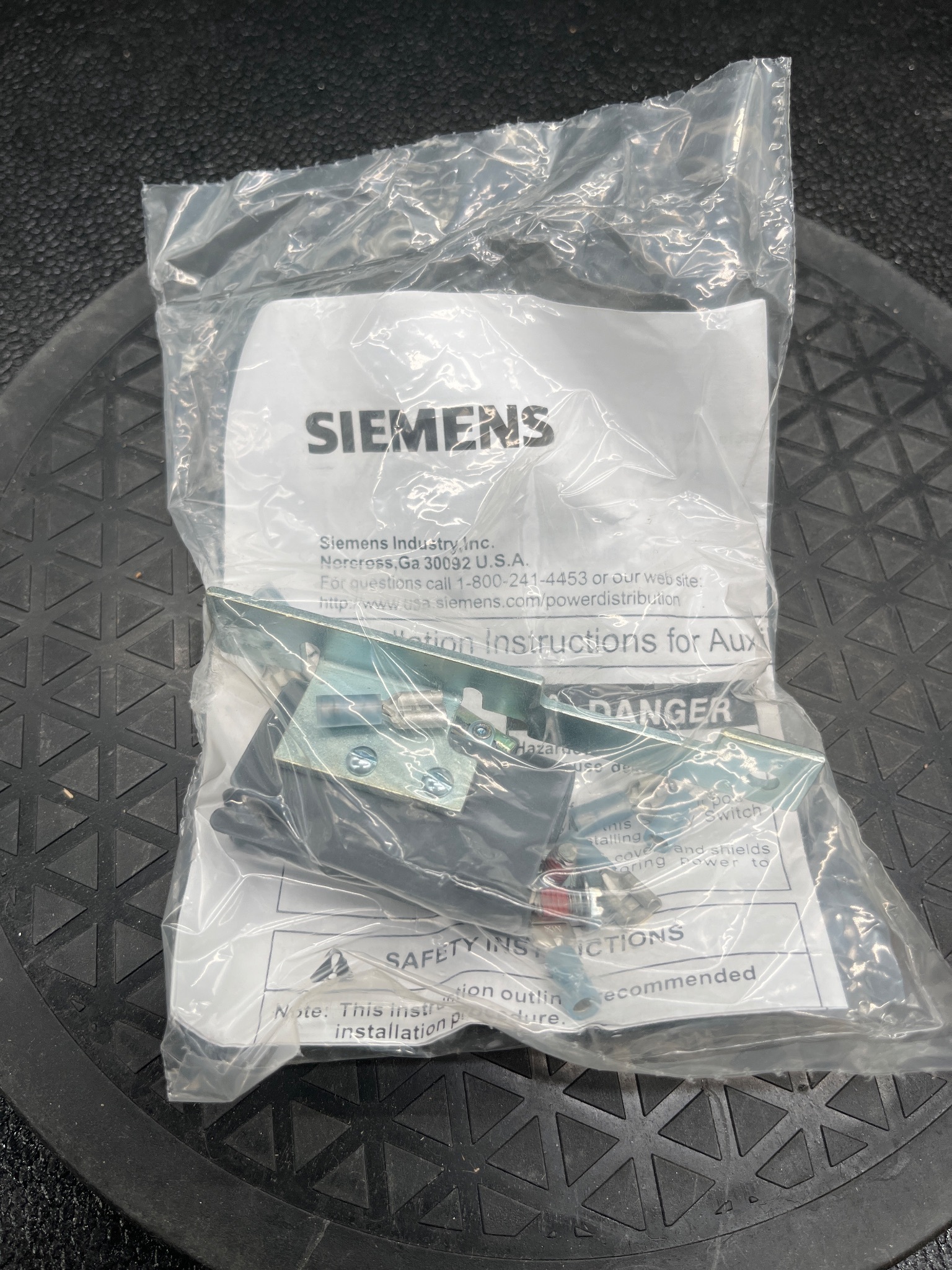 SIEMENS HA261234 Auxiliary Contact Kit 2NO-2NC 600V NEW 6