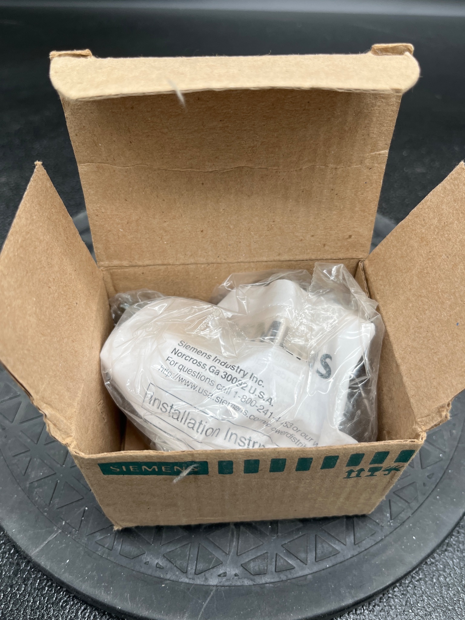 SIEMENS HA161234 Auxiliary Contact Kit 1NO-1NC 600V NEW 5