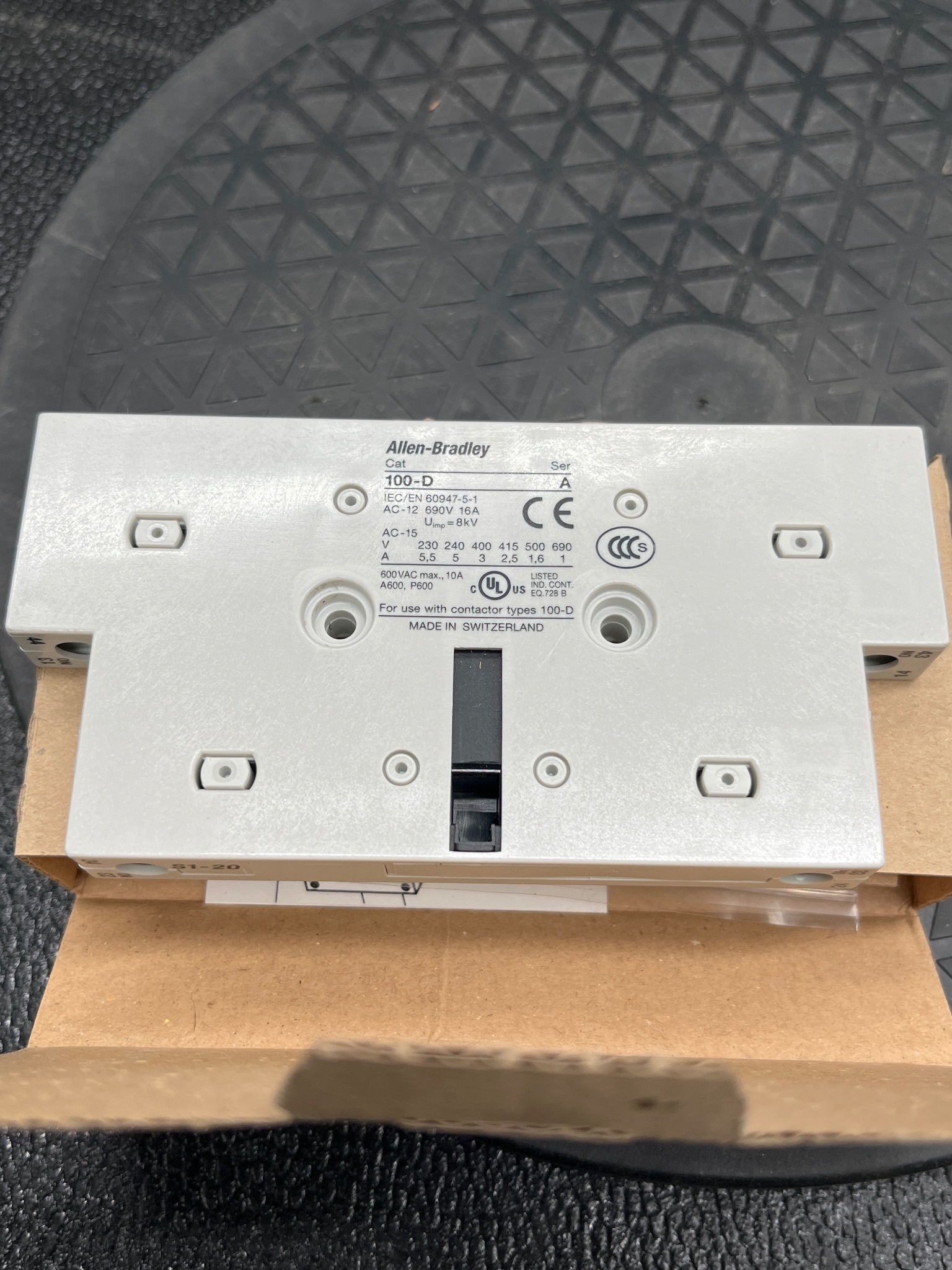 ALLEN BRADLEY 100-D Contactor Assembly NEW 5