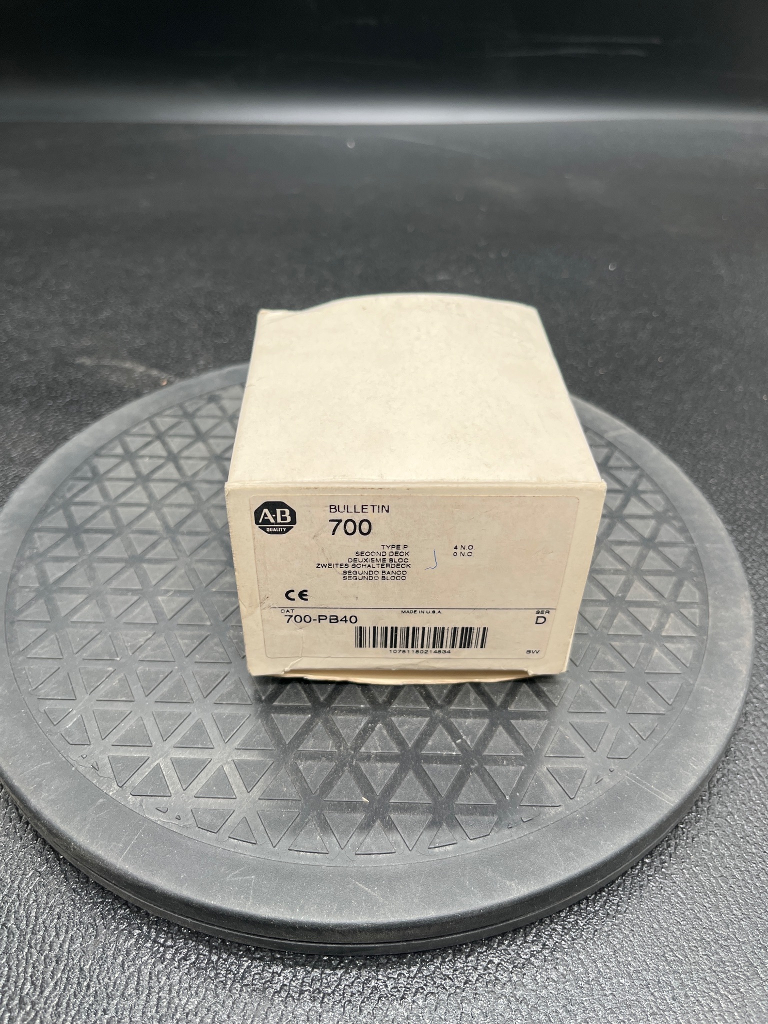 ALLEN BRADLEY 700-PB40 Auxiliary Relay Module NEW 0