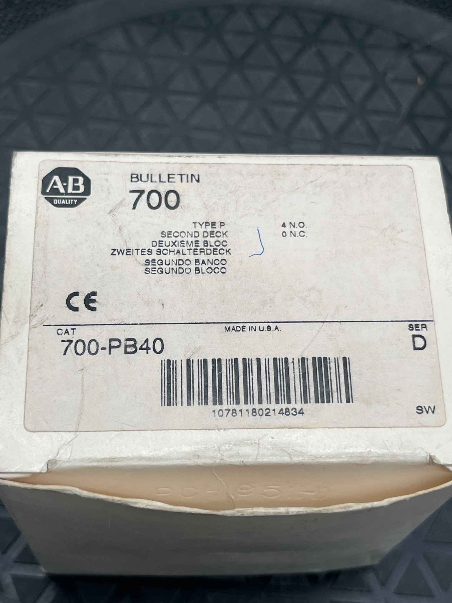 ALLEN BRADLEY 700-PB40 Auxiliary Relay Module NEW 4