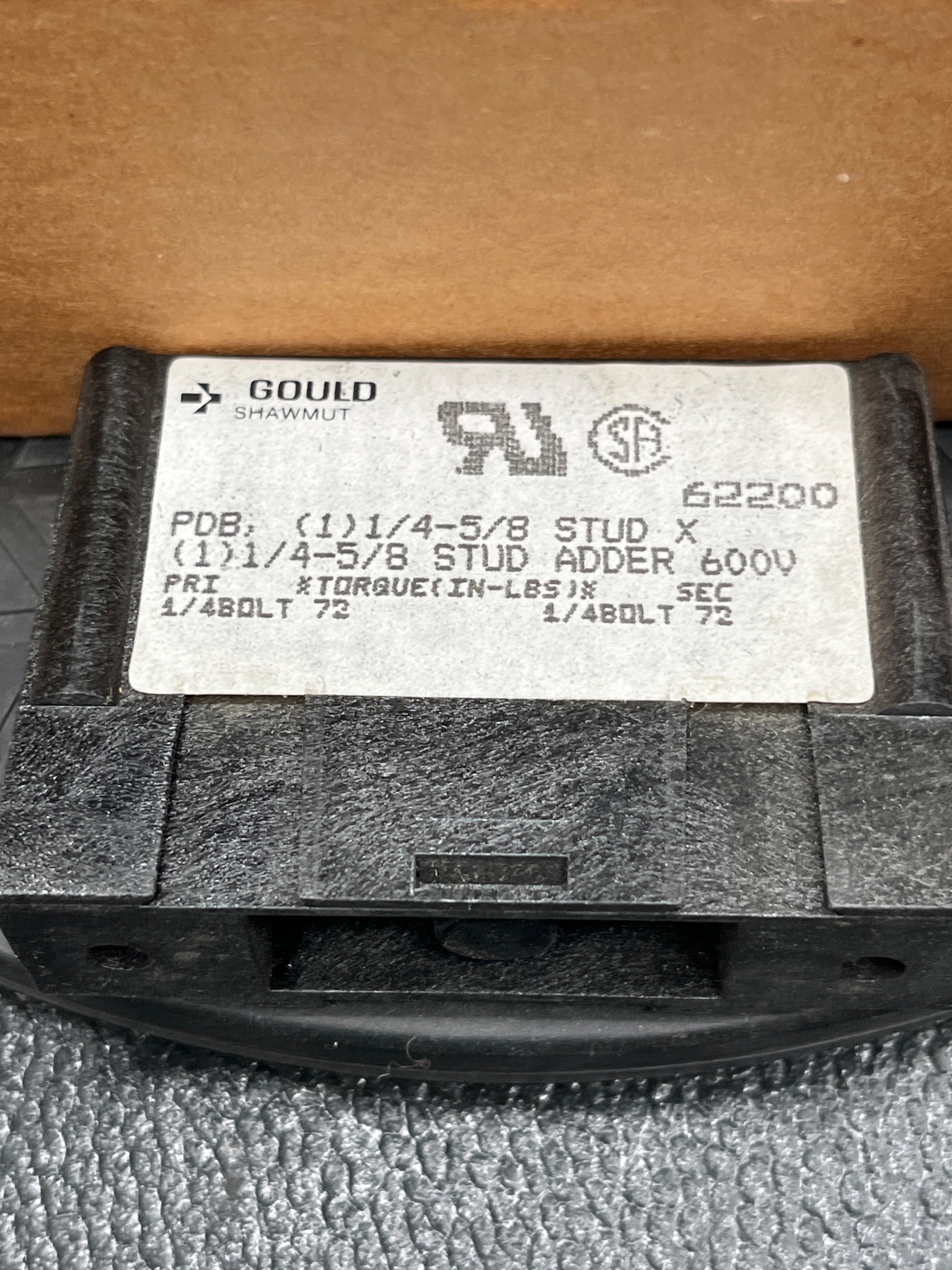 FERRAZ SHAWMUT 62200 Power Distribution Block 600V 240A NEW 7