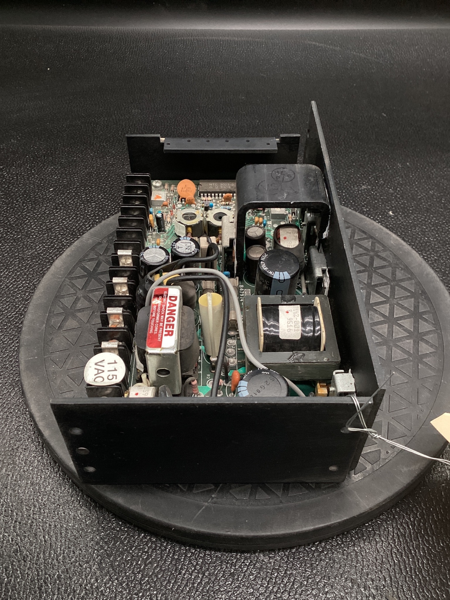 LH RESEARCH 847747-007 Regulated Power Supply TTM23-133/115-230 USED 2
