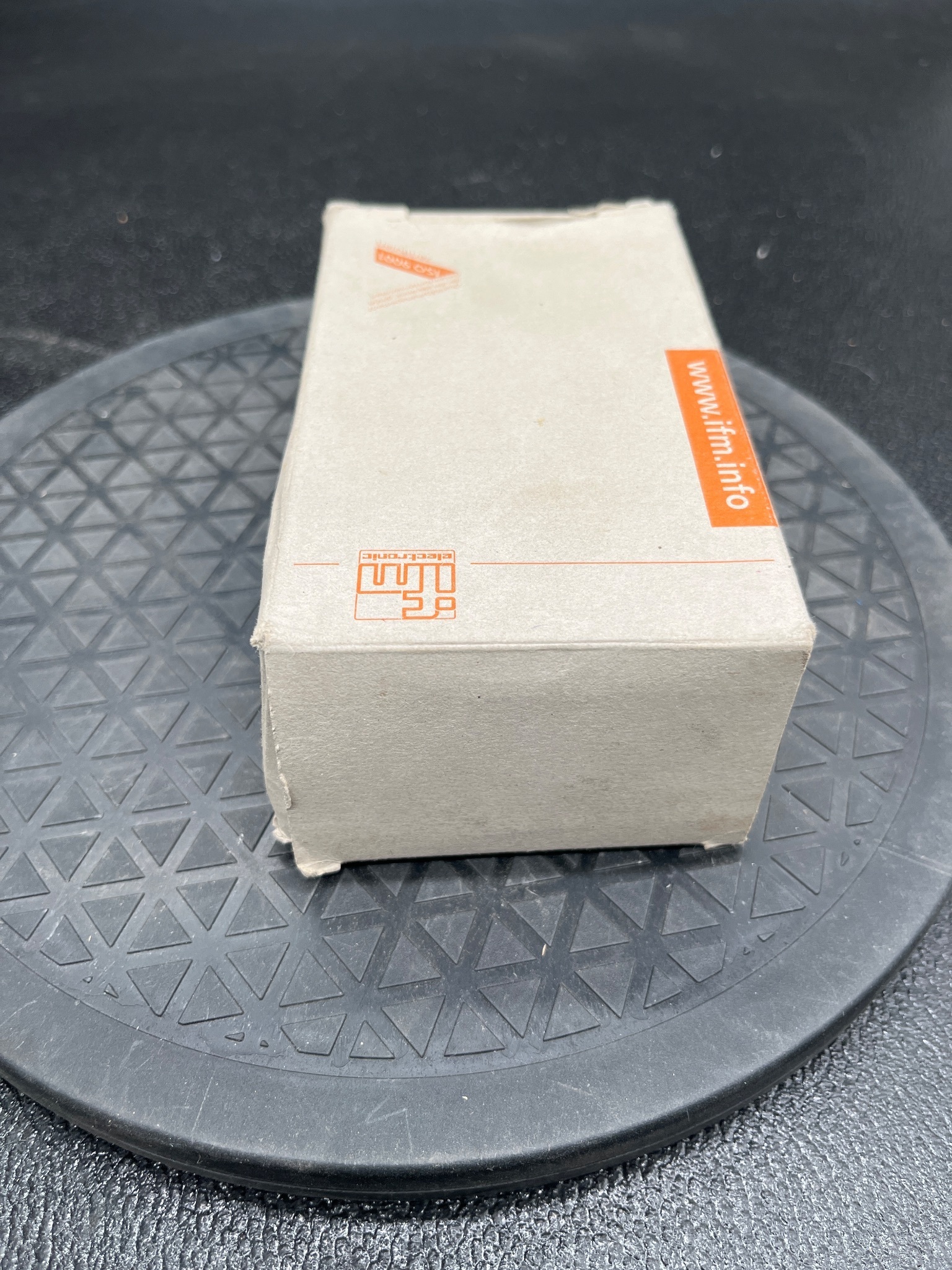 IFM ID3507 Inductive Proximity Sensor 24VDC NEW 1