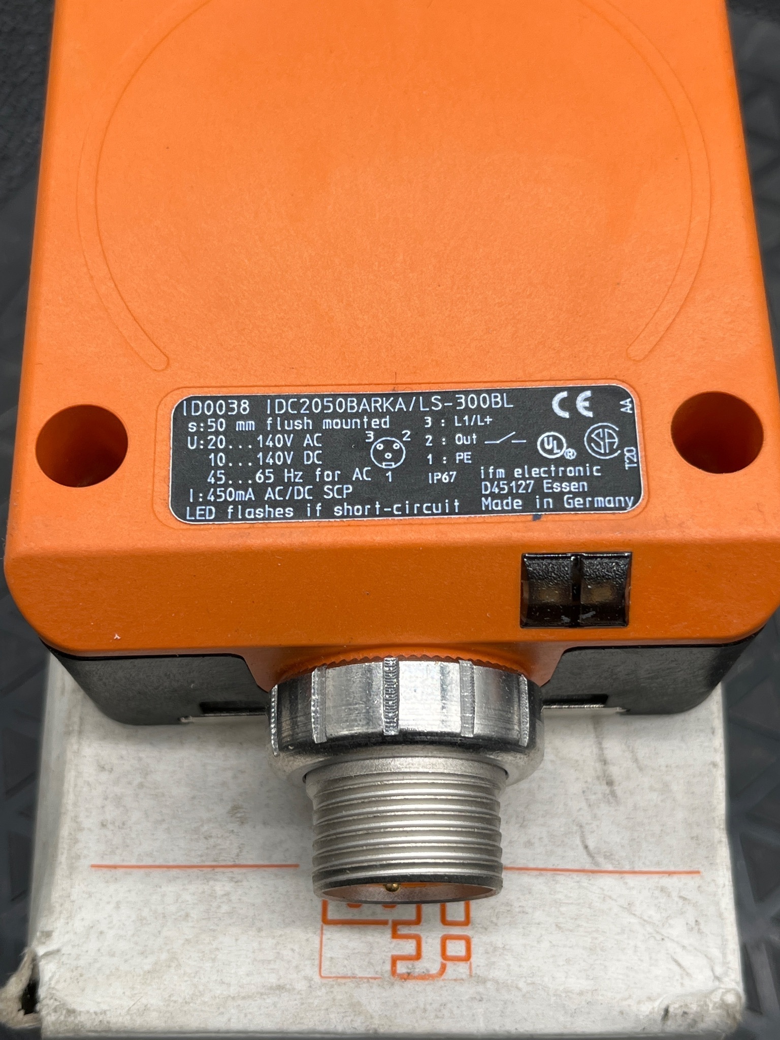 IFM ID0041 Inductive Proximity Sensor 24VDC NEW 7